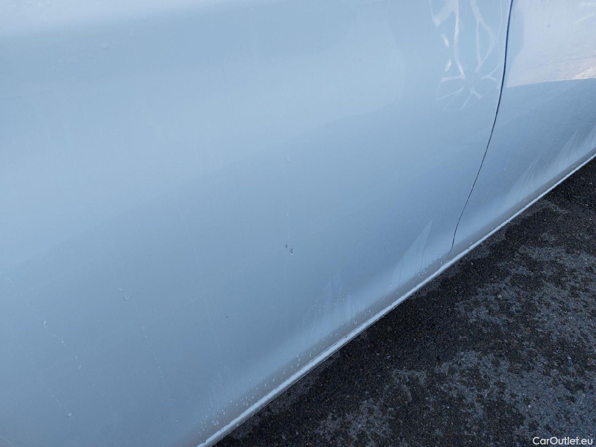  Peugeot  308 PEUGEOT  / 2017 / 5P / berlina con portón 5p Active Pack BlueHDi 130 S&S #14