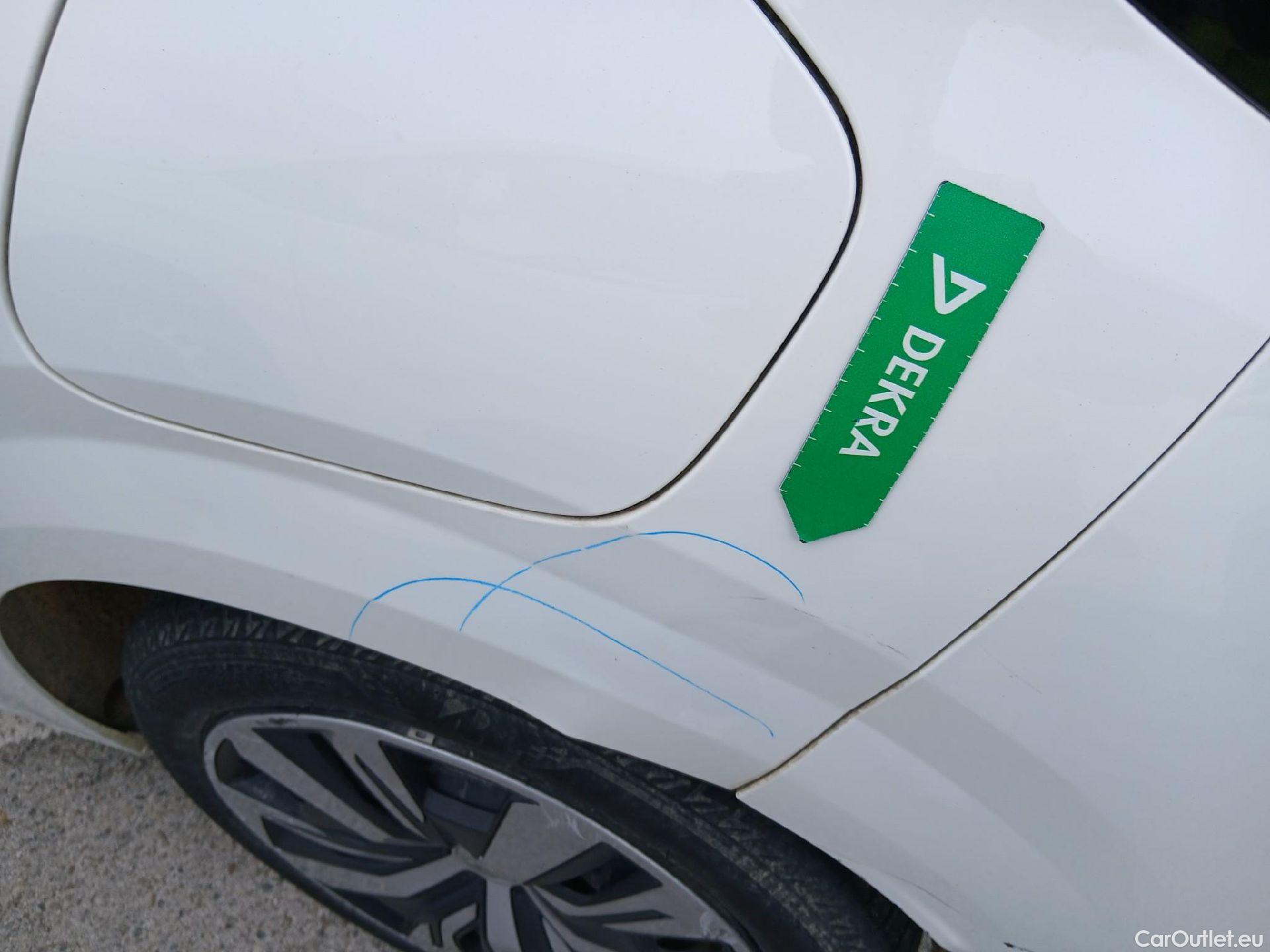  Peugeot  208 PEUGEOT  / 2019 / 5P / berlina con portón BlueHDi 73kW (100CV) Active #29