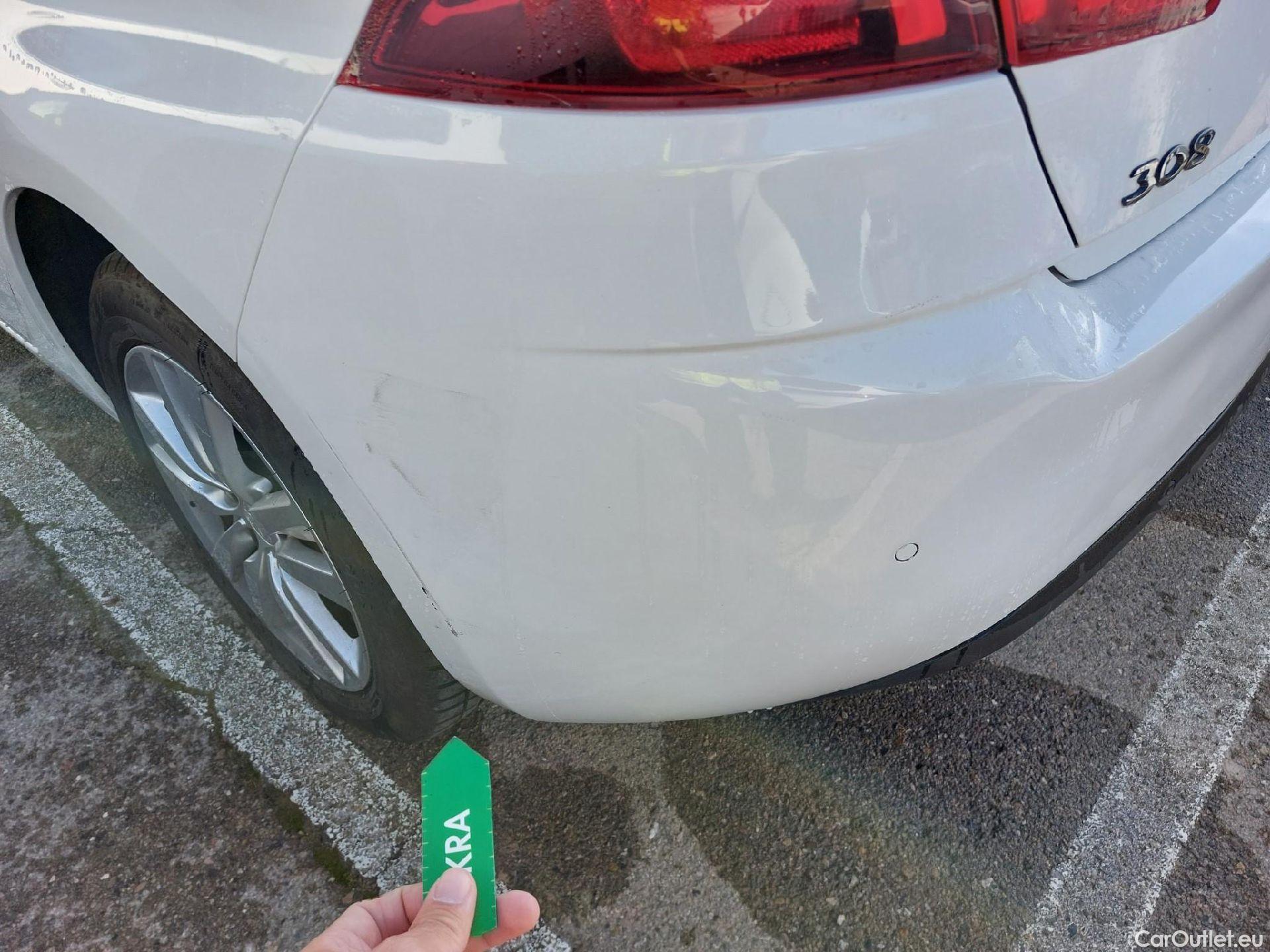  Peugeot  308 PEUGEOT  / 2017 / 5P / berlina con portón 5p Active Pack BlueHDi 130 S&S #10