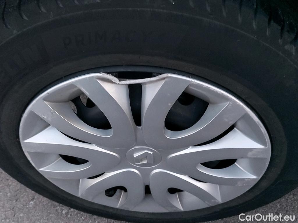  Renault  Clio RENAULT  / 2016 / 5P / berlina con portón Business dCi 66kW (90CV) -18 (AC) #27