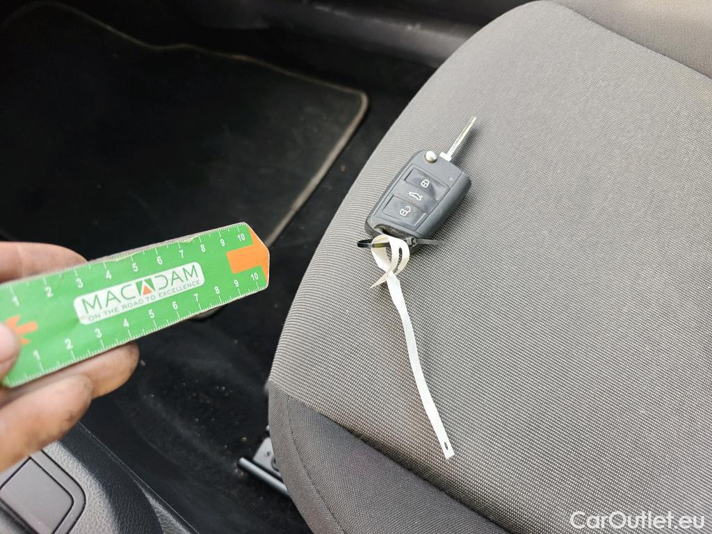  Seat  Ibiza SEAT  / 2017 / 5P / berlina con portón 1.0 MPI 59kW (80CV) Reference Plus(SP) #2