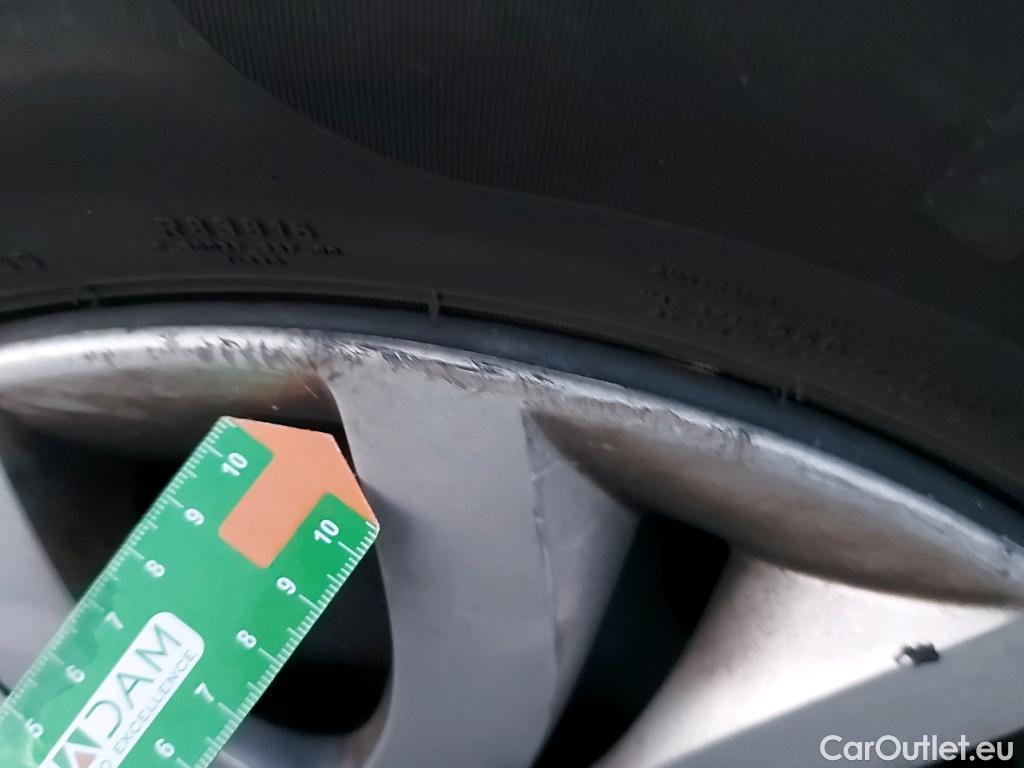  Renault  Clio RENAULT  / 2016 / 5P / berlina con portón Business dCi 66kW (90CV) -18 (AC) #26