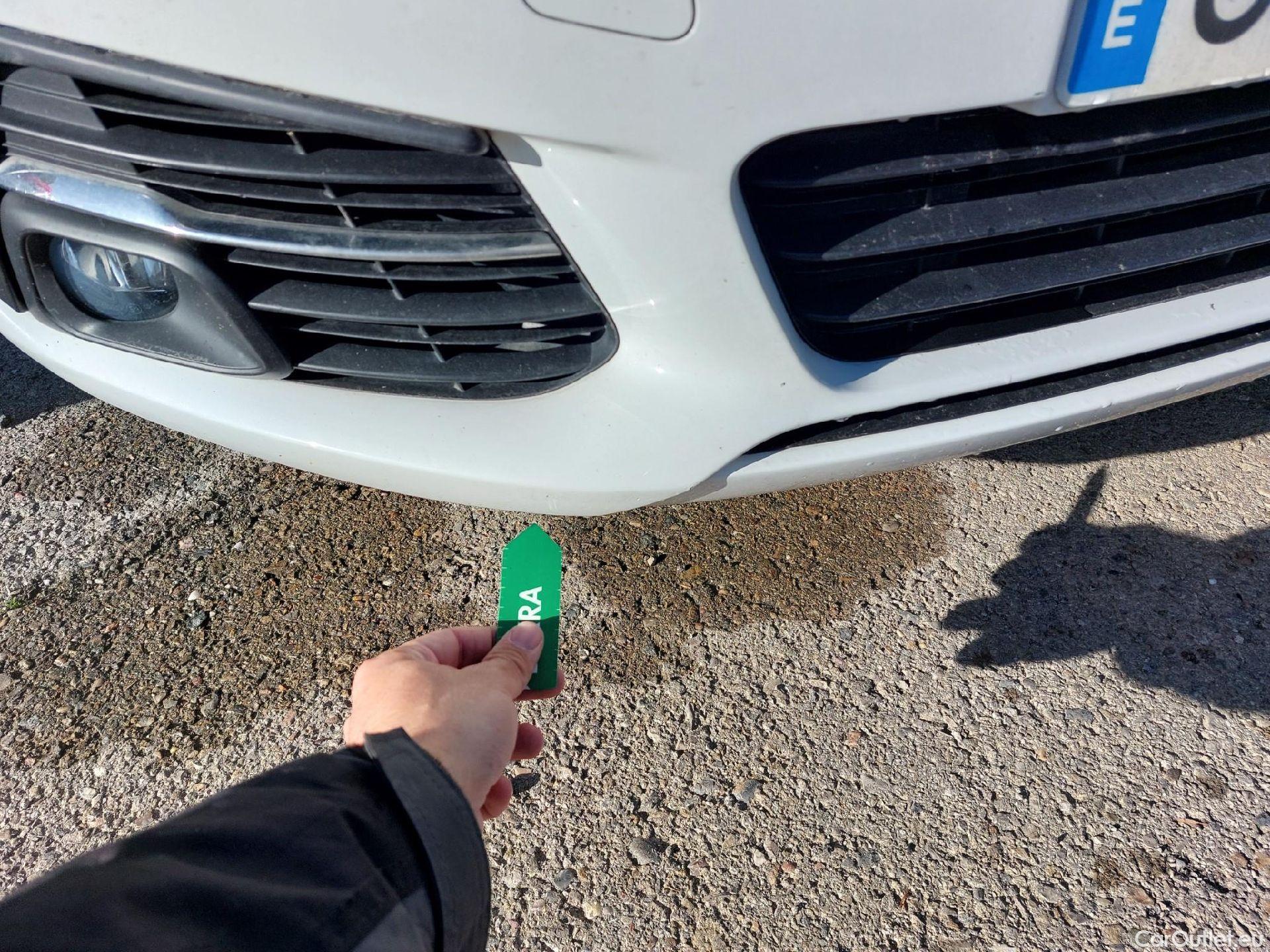  Peugeot  308 PEUGEOT  / 2017 / 5P / berlina con portón 5p Active Pack BlueHDi 130 S&S #2