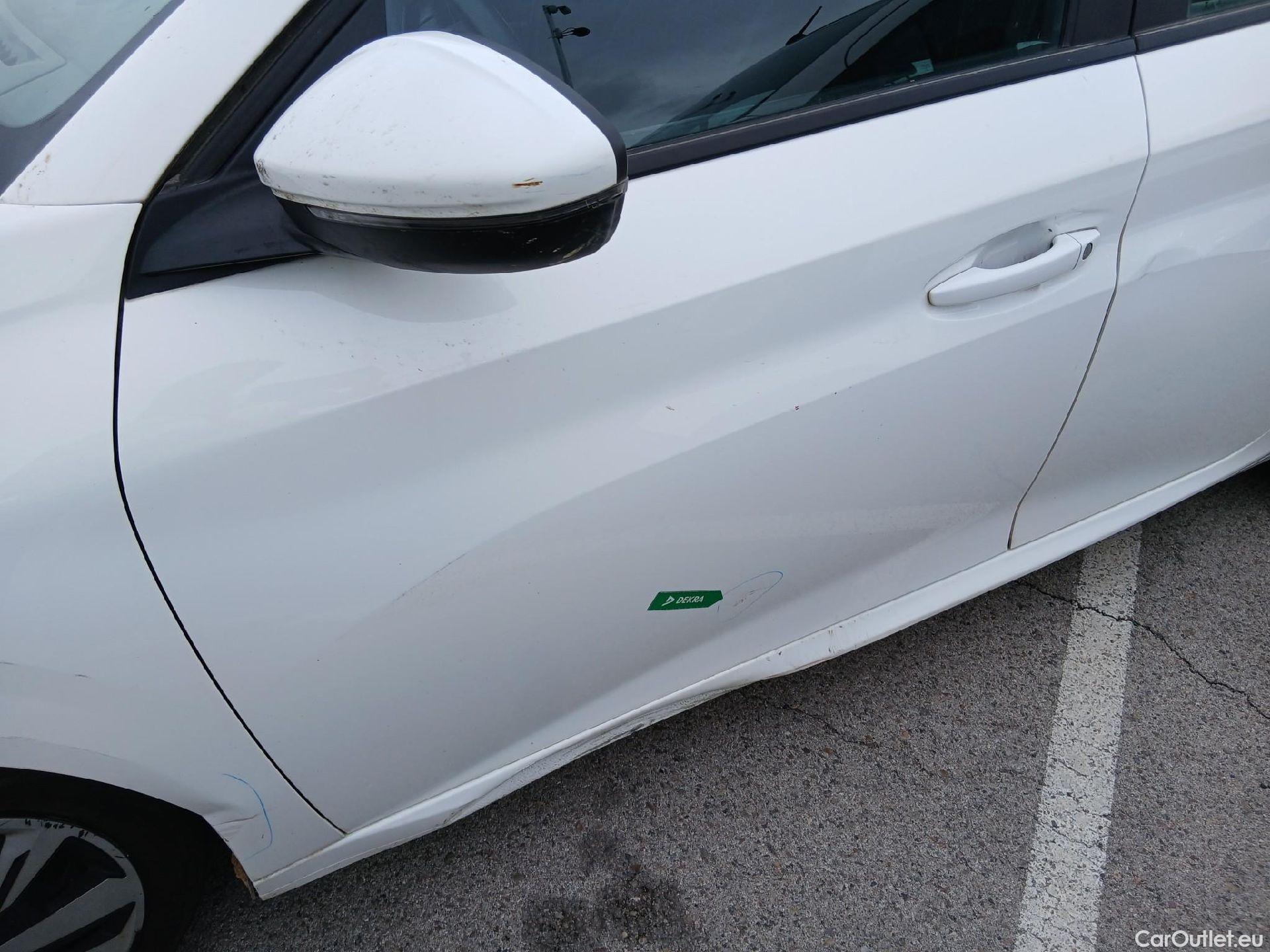  Peugeot  208 PEUGEOT  / 2019 / 5P / berlina con portón BlueHDi 73kW (100CV) Active #22