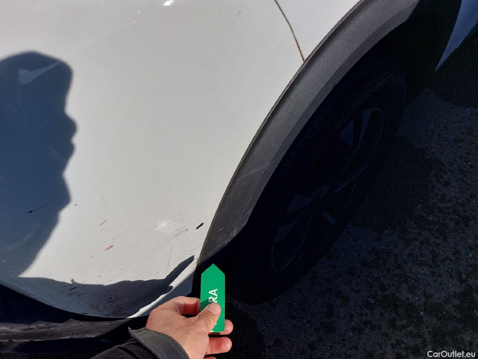  Peugeot  2008  Allure Pack 1.5 HDi 110CV MT6 E6d #29