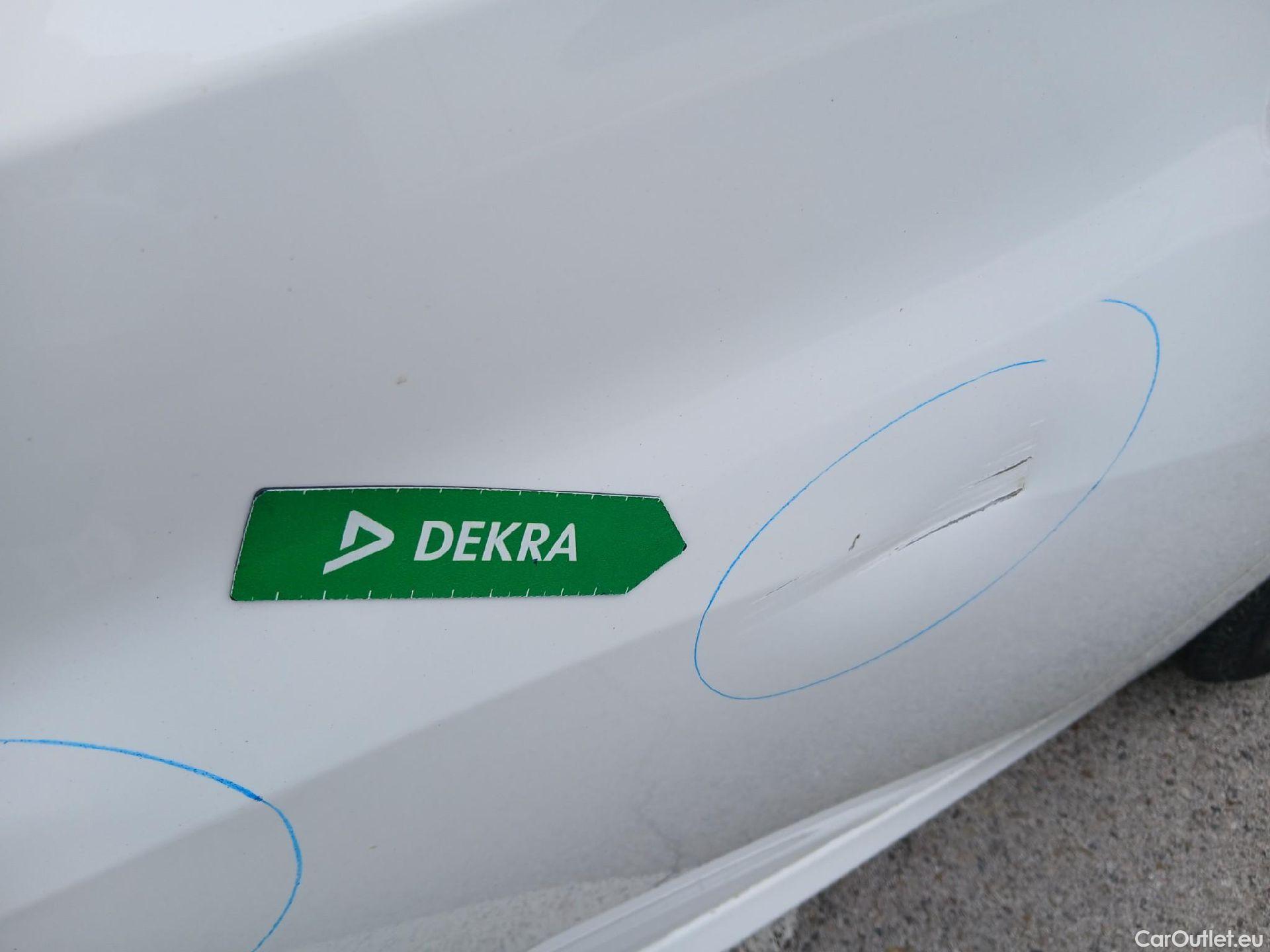  Peugeot  208 PEUGEOT  / 2019 / 5P / berlina con portón BlueHDi 73kW (100CV) Active #25