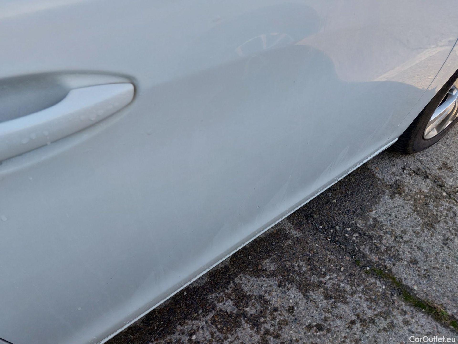  Peugeot  308 PEUGEOT  / 2017 / 5P / berlina con portón 5p Active Pack BlueHDi 130 S&S #17