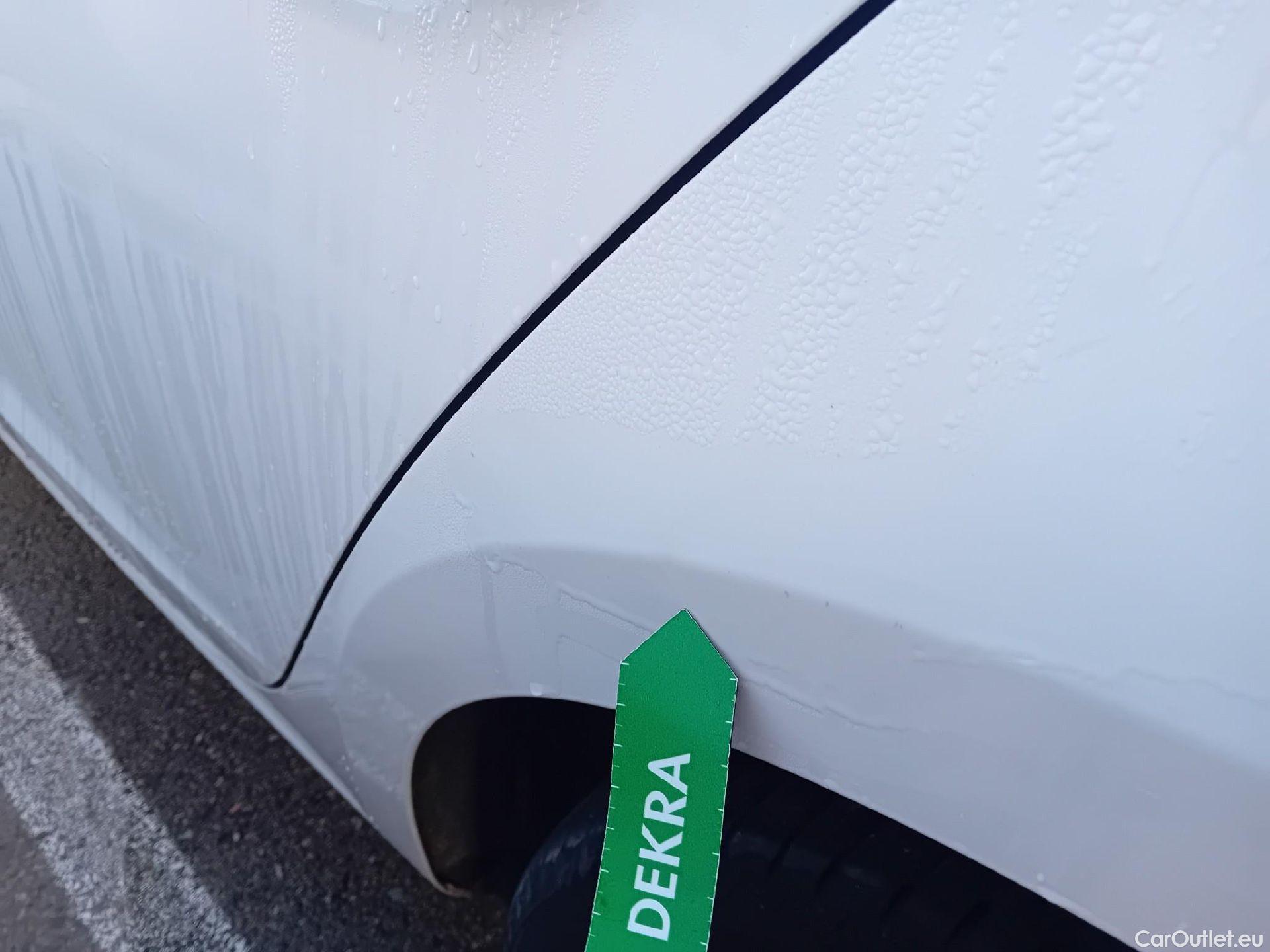  Seat  Leon SEAT León / 2016 / 5P / berlina con portón 1.6 TDI 85kW S&S Style Visio Ed Nav (AC) #7