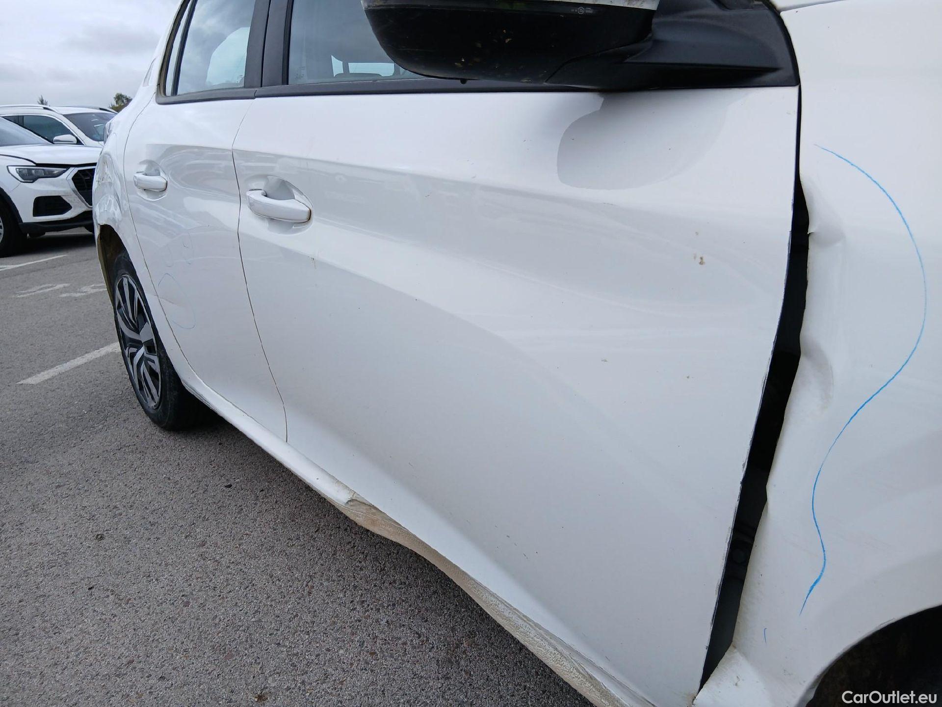  Peugeot  208 PEUGEOT  / 2019 / 5P / berlina con portón BlueHDi 73kW (100CV) Active #46