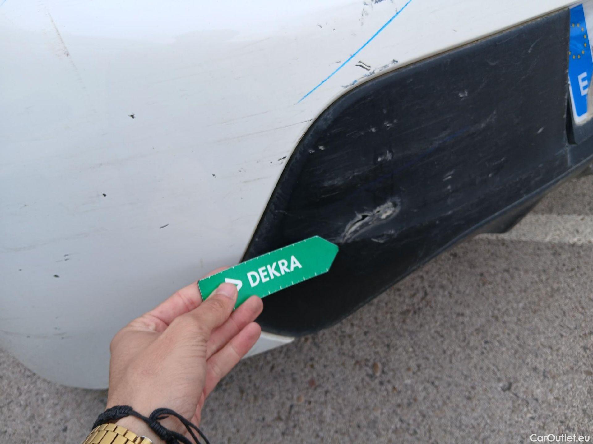  Peugeot  208 PEUGEOT  / 2019 / 5P / berlina con portón BlueHDi 73kW (100CV) Active #33