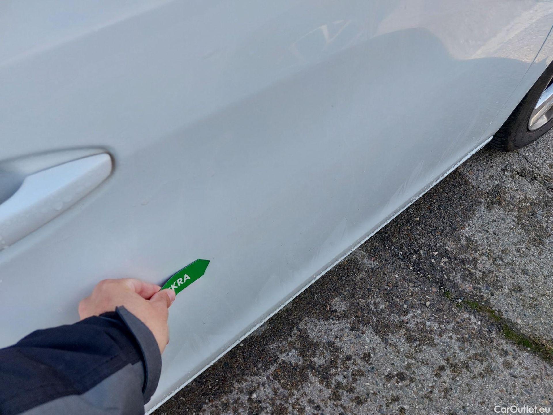  Peugeot  308 PEUGEOT  / 2017 / 5P / berlina con portón 5p Active Pack BlueHDi 130 S&S #16