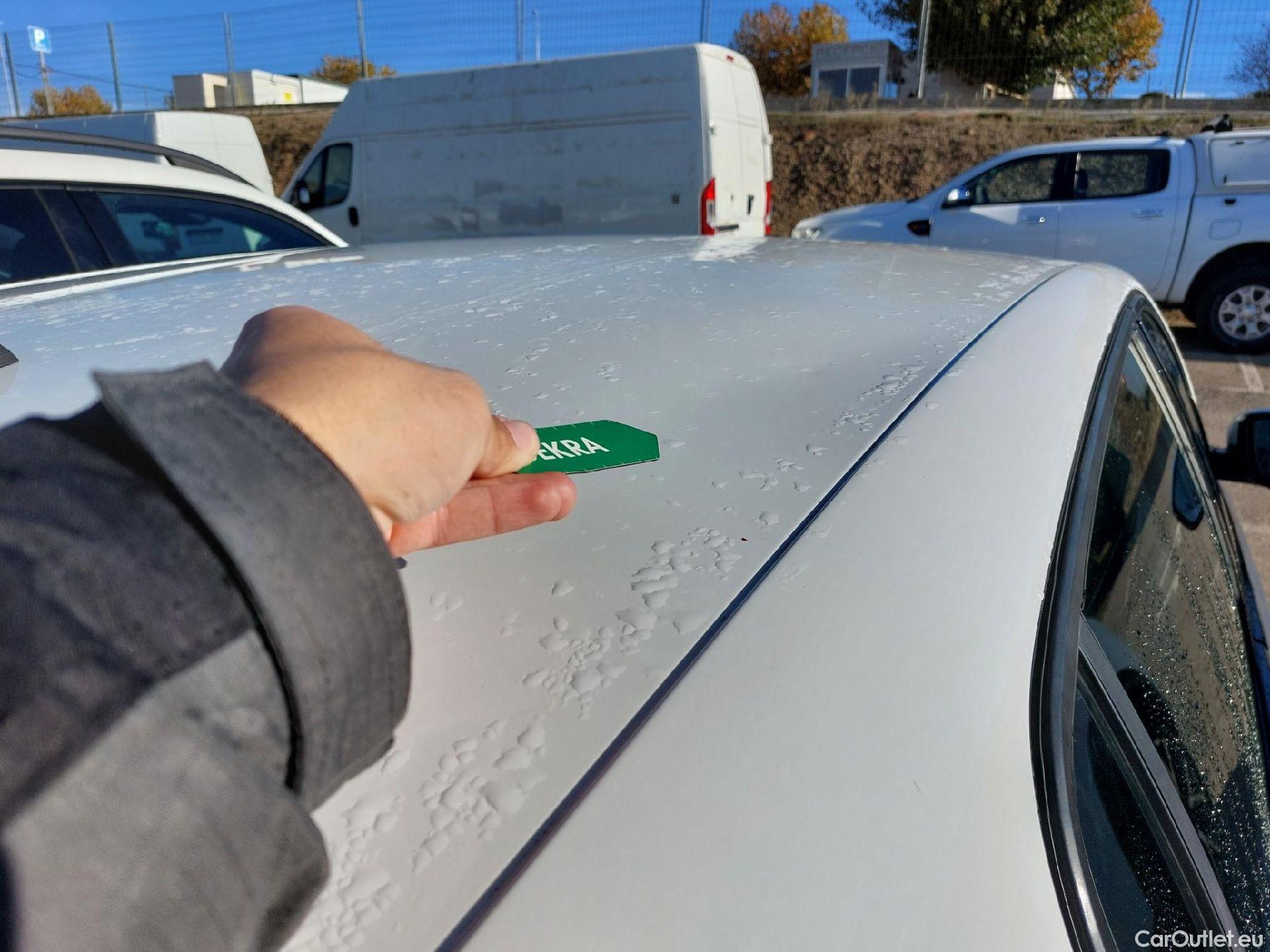  Peugeot  308 PEUGEOT  / 2017 / 5P / berlina con portón 5p Active Pack BlueHDi 130 S&S #13