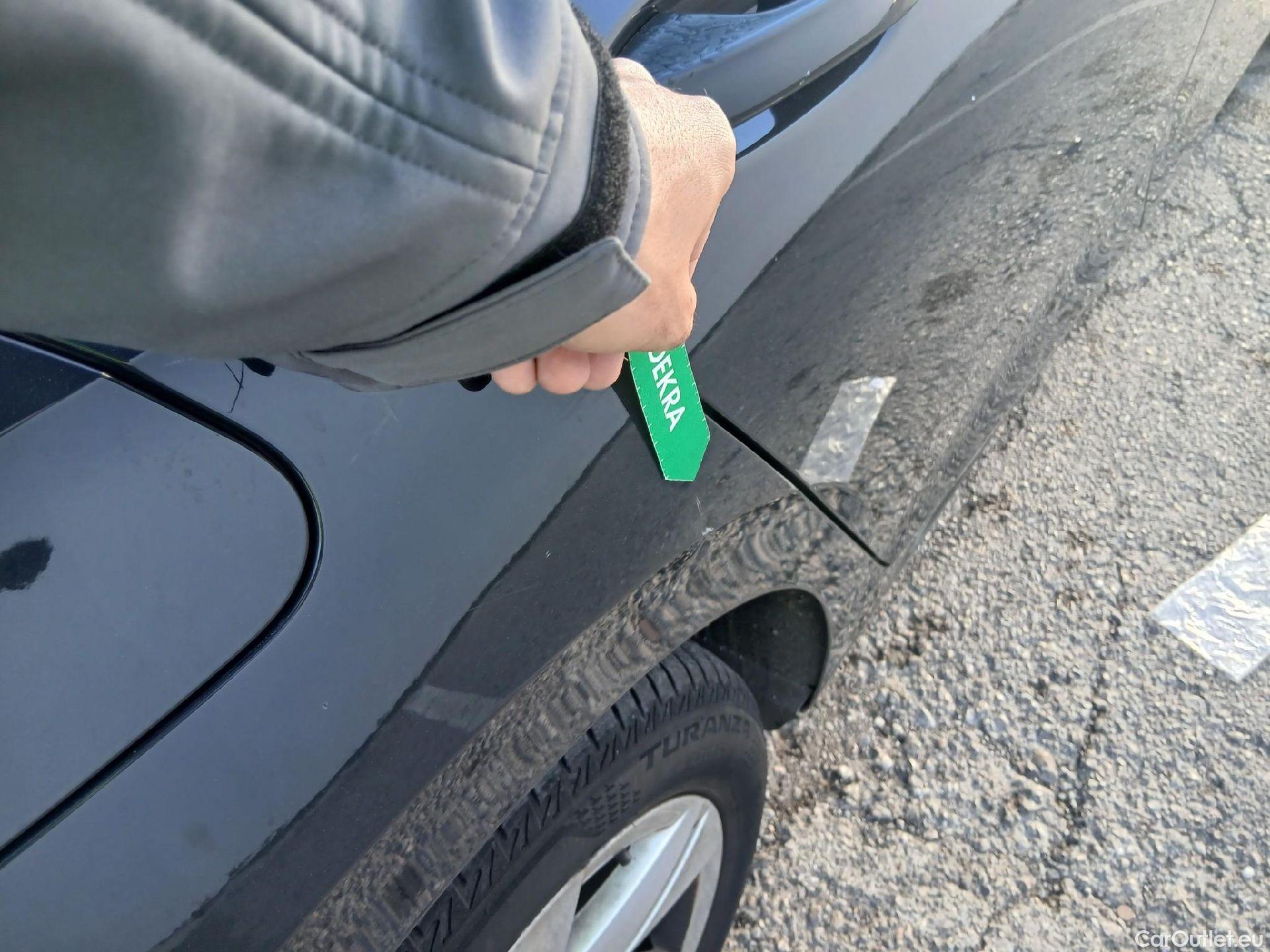  Volkswagen  Golf  VOLKSWAGEN / 2020 / 5P / berlina con portón 2.0 TDI 85kW (115CV) #15