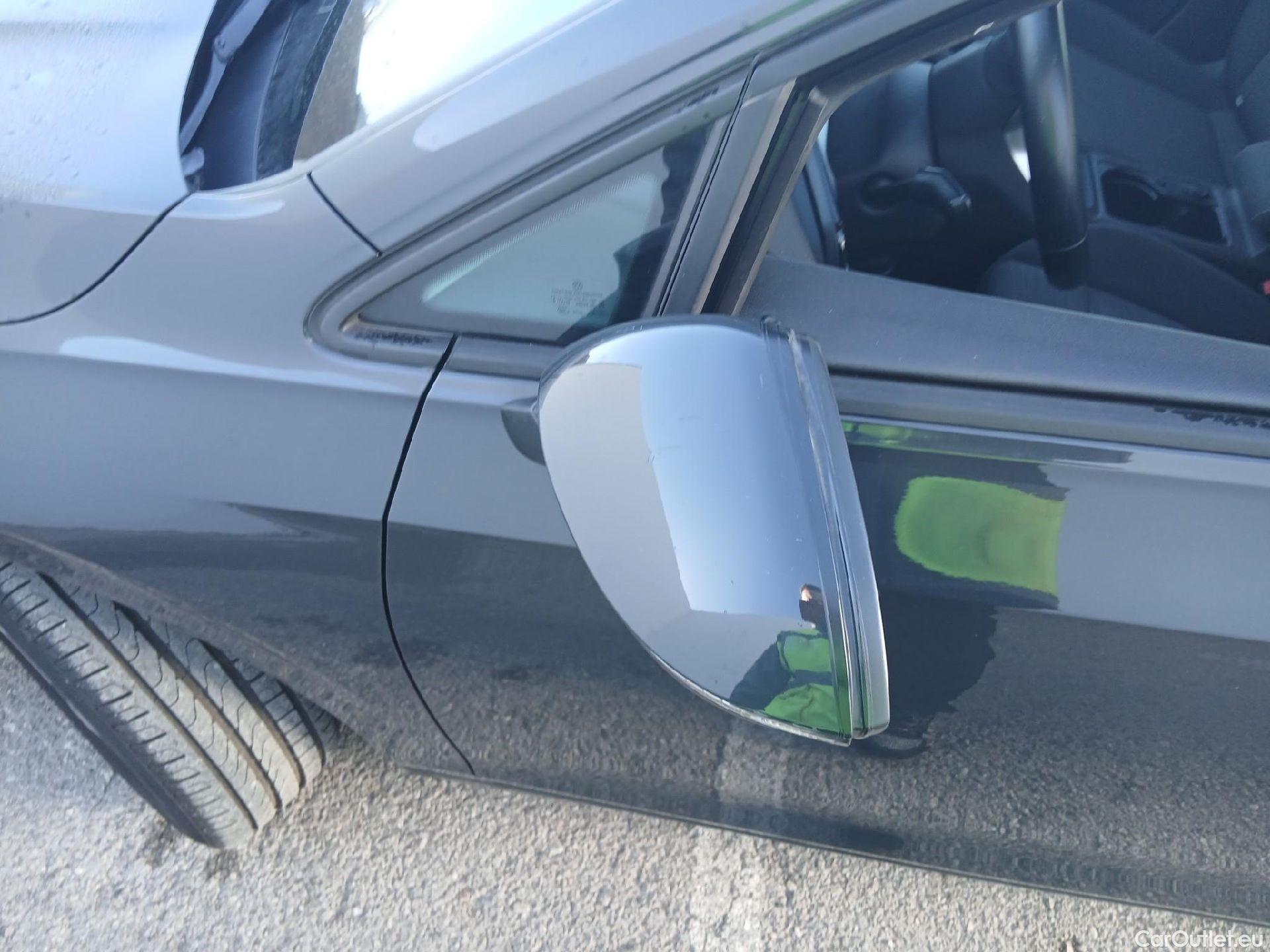  Volkswagen  Golf  VOLKSWAGEN / 2020 / 5P / berlina con portón 2.0 TDI 85kW (115CV) #26