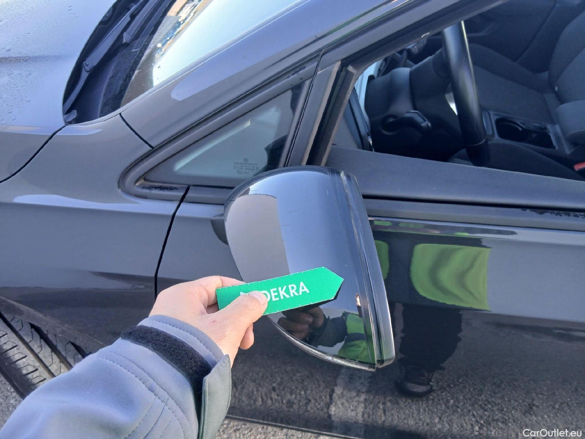  Volkswagen  Golf  VOLKSWAGEN / 2020 / 5P / berlina con portón 2.0 TDI 85kW (115CV) #25