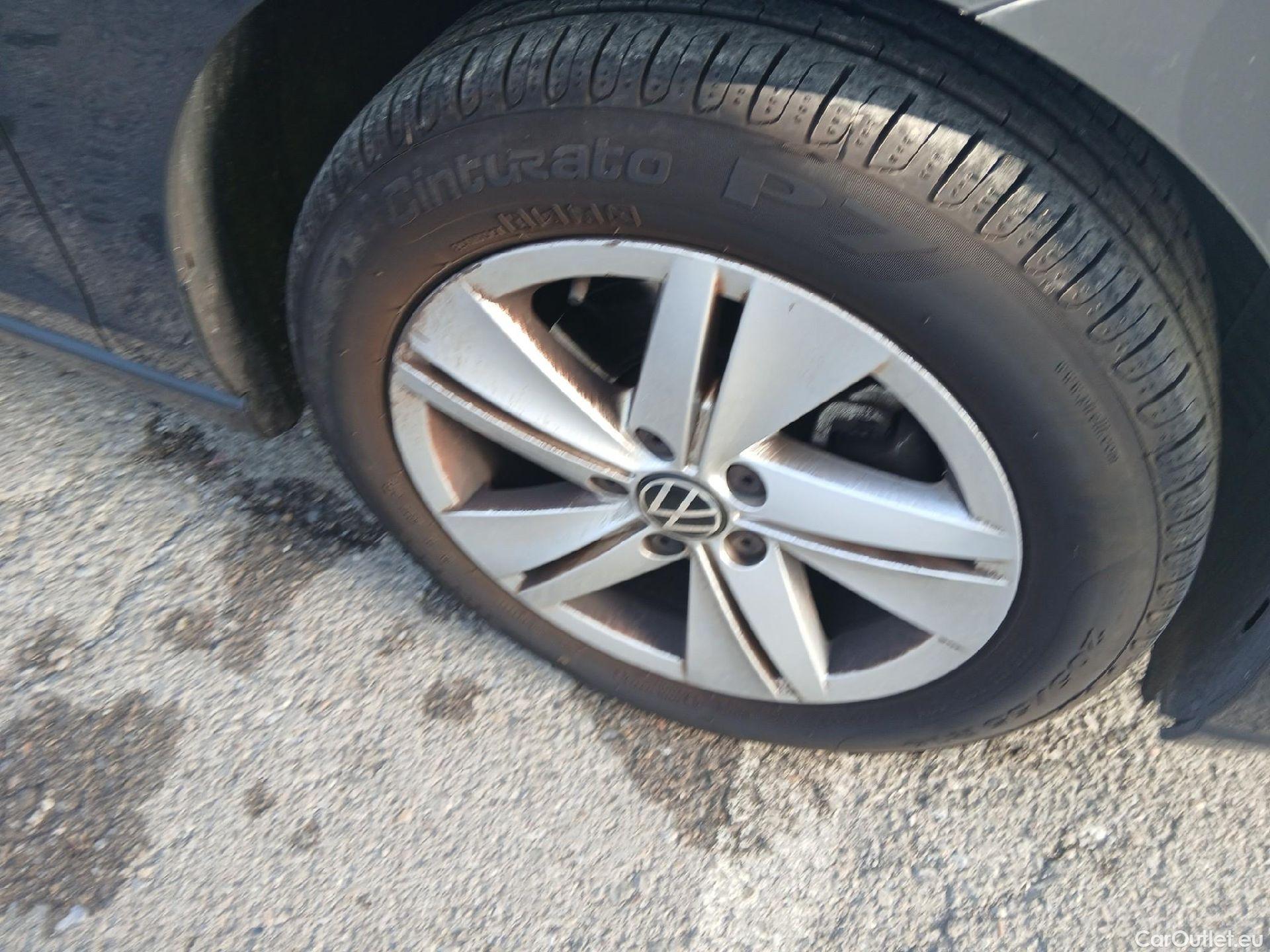  Volkswagen  Golf  VOLKSWAGEN / 2020 / 5P / berlina con portón 2.0 TDI 85kW (115CV) #23