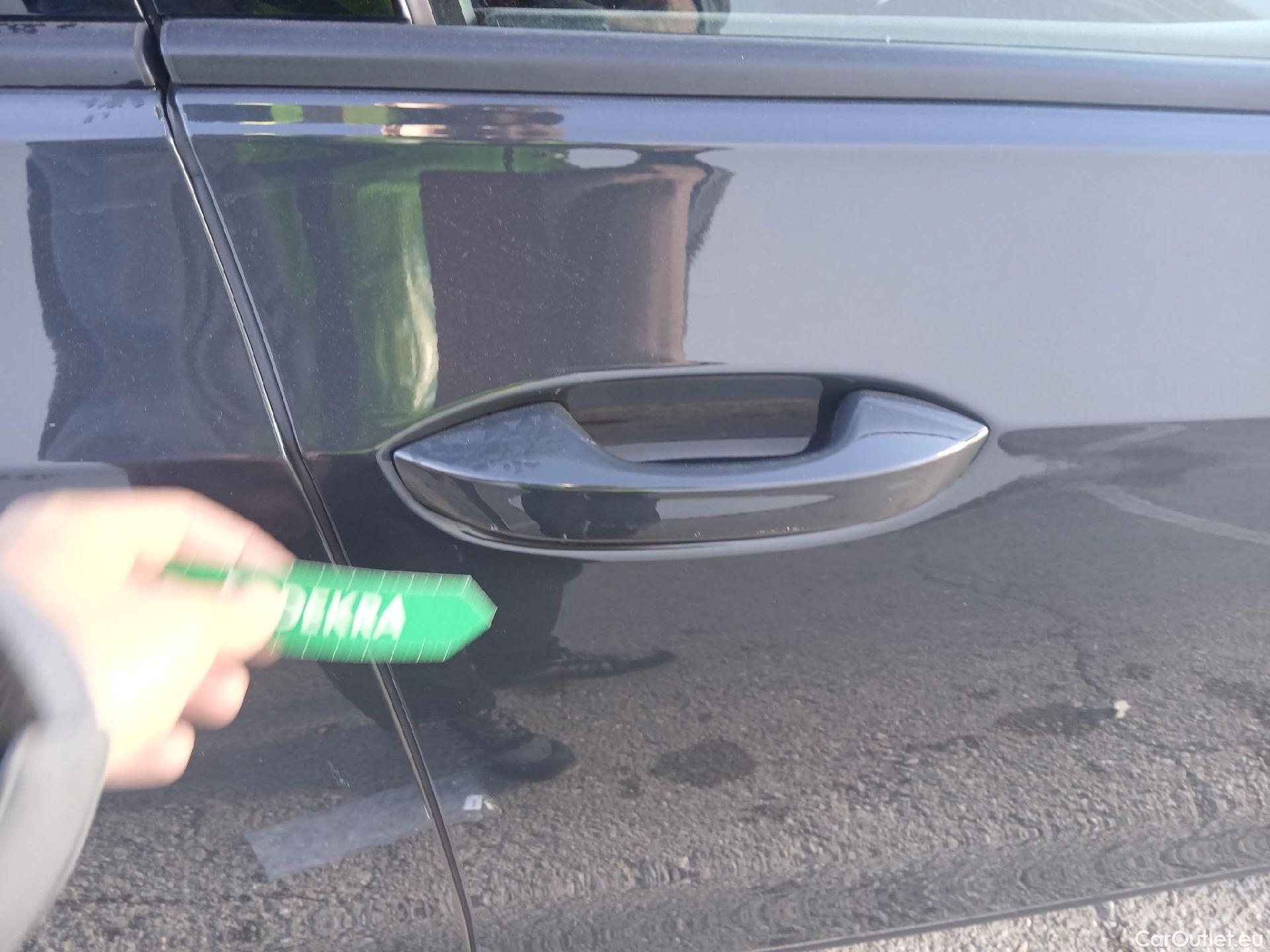  Volkswagen  Golf  VOLKSWAGEN / 2020 / 5P / berlina con portón 2.0 TDI 85kW (115CV) #21