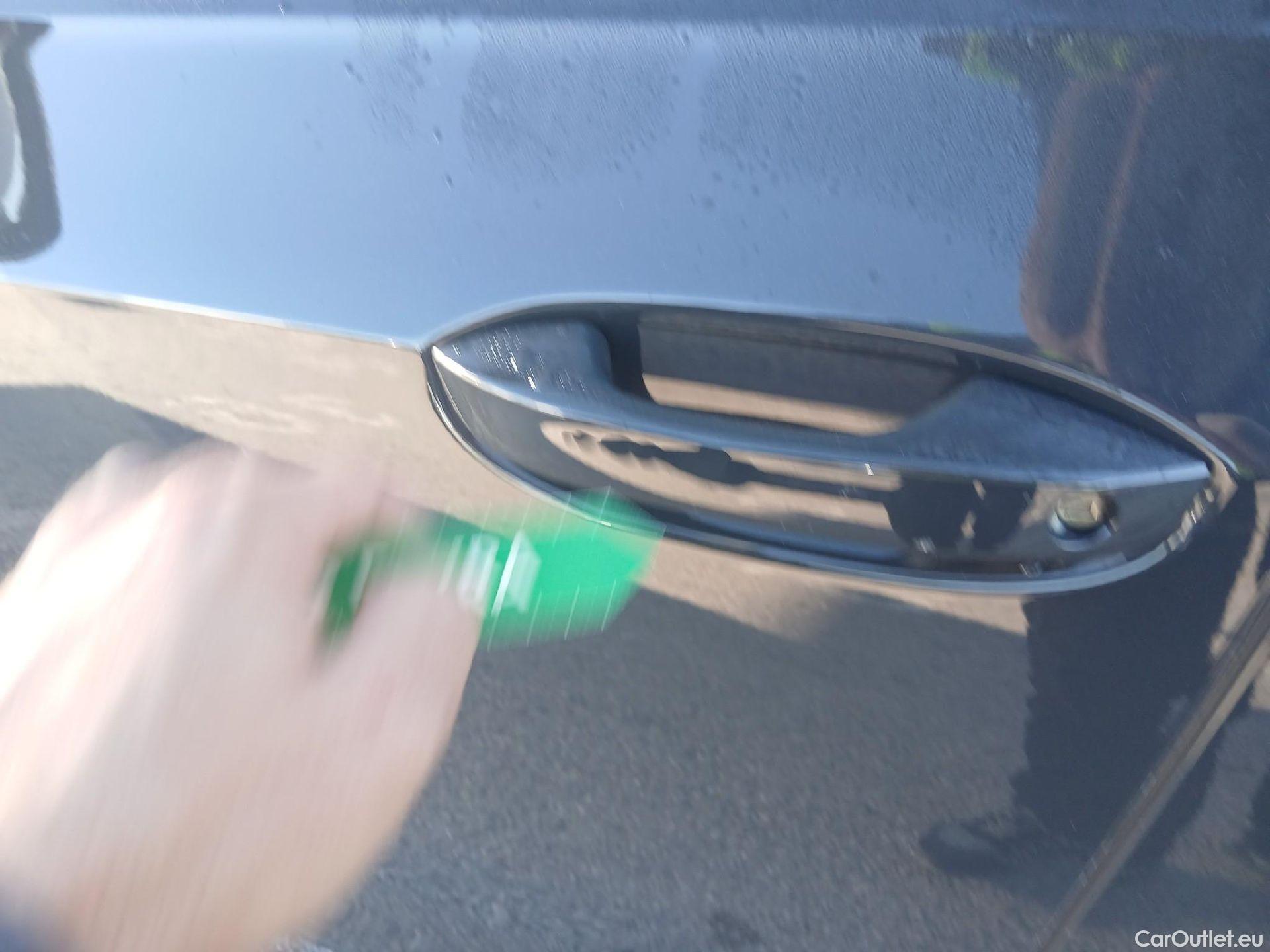  Volkswagen  Golf  VOLKSWAGEN / 2020 / 5P / berlina con portón 2.0 TDI 85kW (115CV) #8