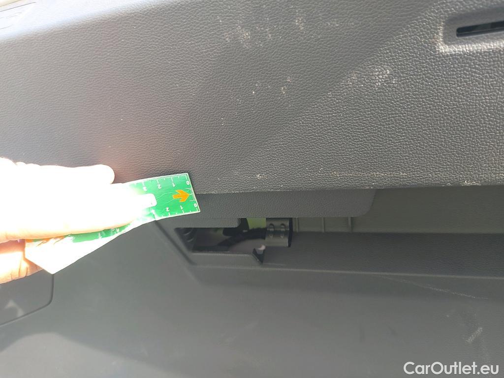  Volkswagen  Golf  VOLKSWAGEN / 2020 / 5P / berlina con portón 1.0 TSI 81kW (110CV) #25