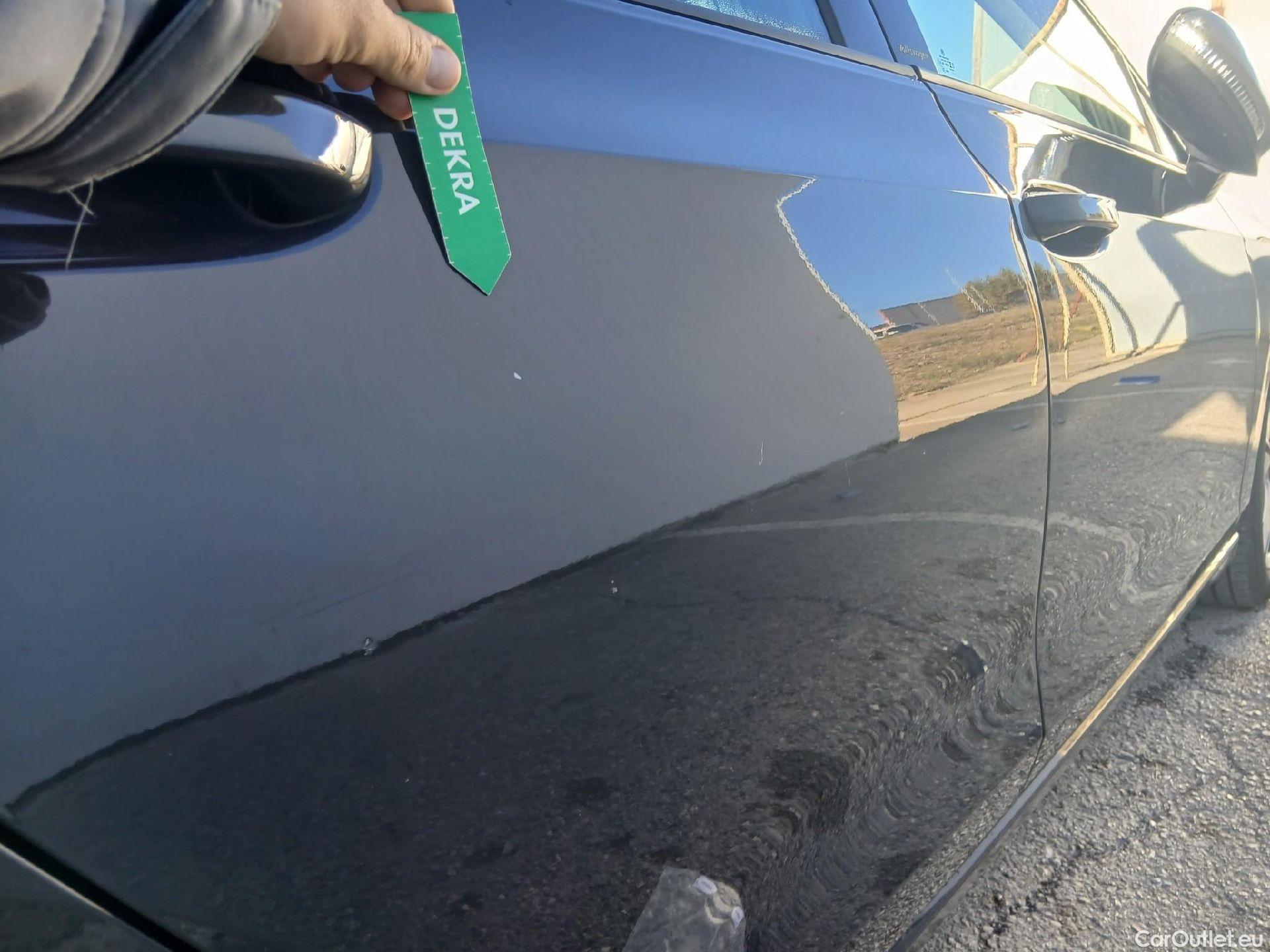  Volkswagen  Golf  VOLKSWAGEN / 2020 / 5P / berlina con portón 2.0 TDI 85kW (115CV) #17