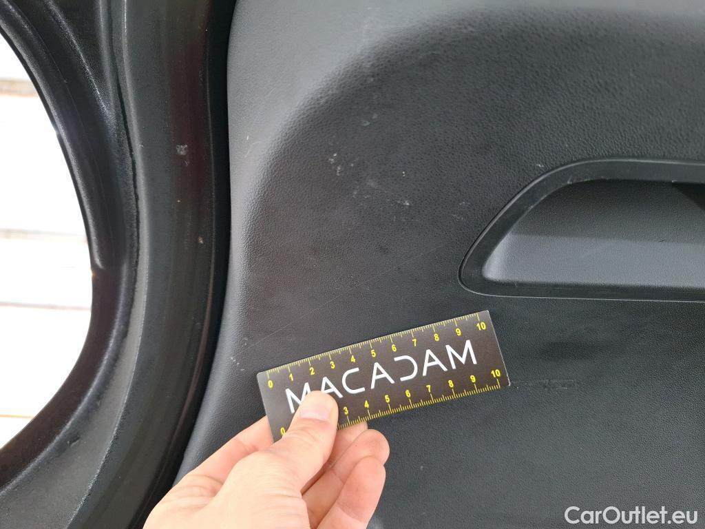  Citroen  C3  Société Feel 1.2 PureTech 80CV BVM5 E6d #37