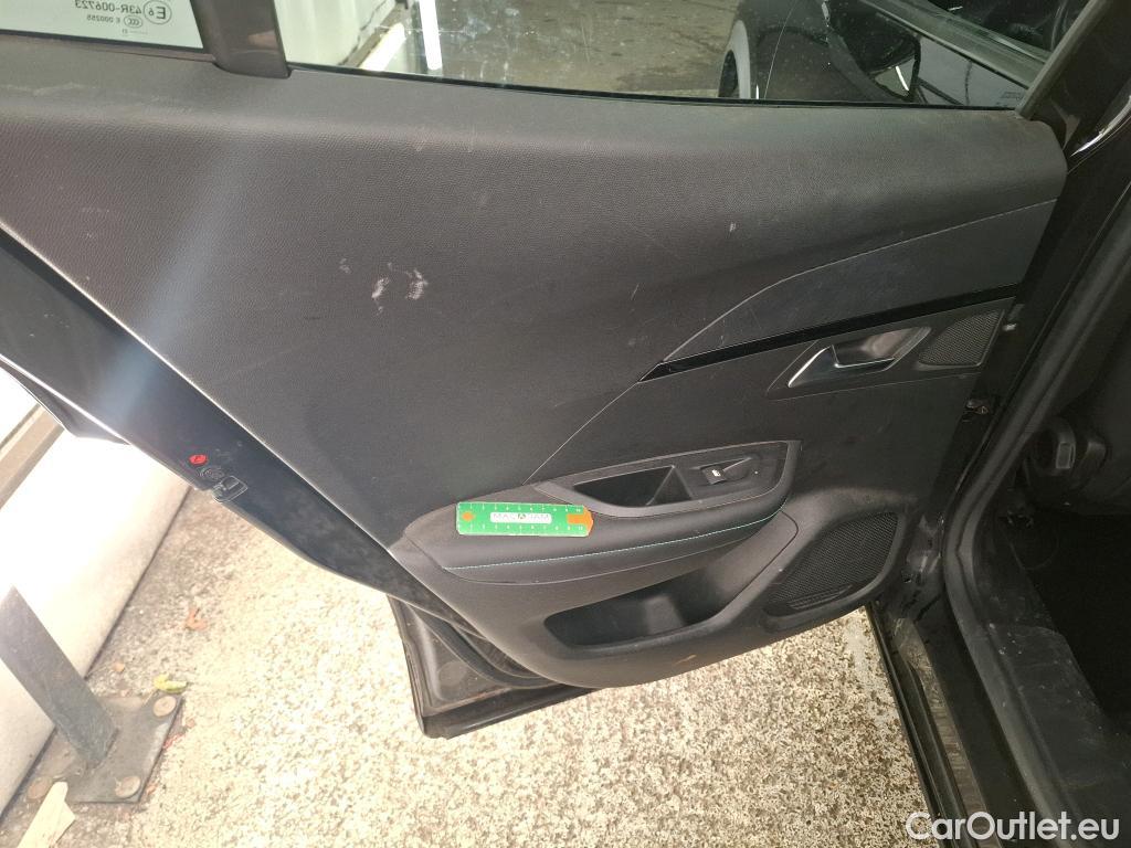  Peugeot  2008  Allure Business 1.2 PureTech 130CV BVM6 E6d #47