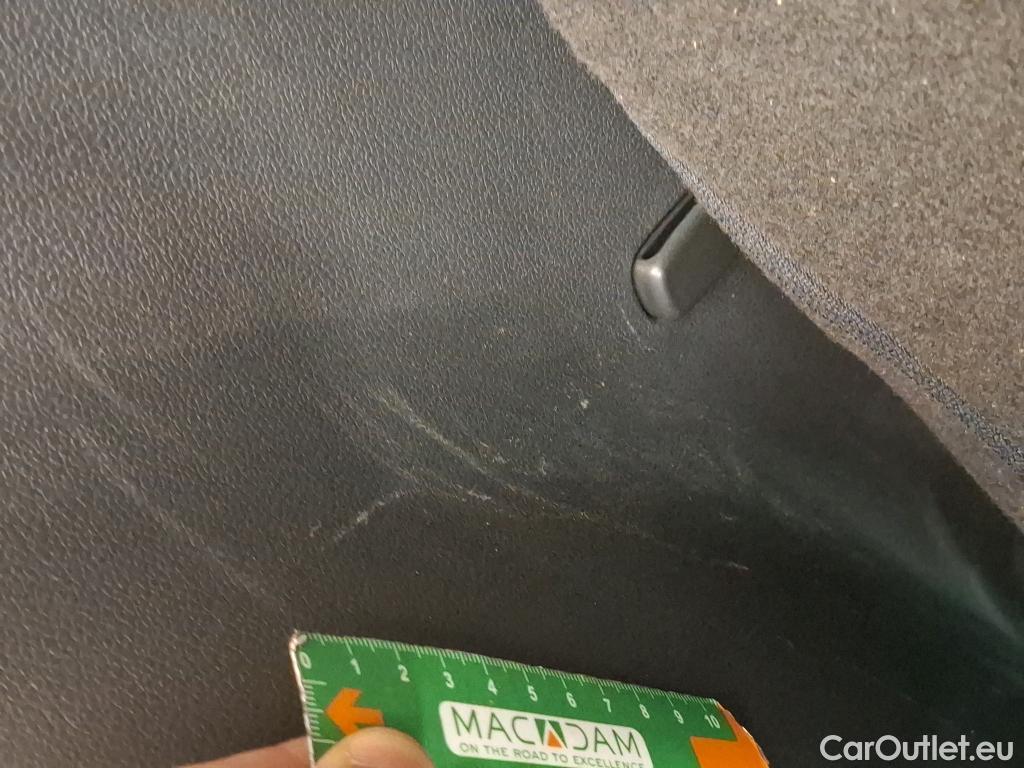  Hyundai  Tucson HYUNDAI  / 2018 / 5P / SUV 1.6 CRDI 136 HYBRID 48V DCT-7 CREATIVE #17