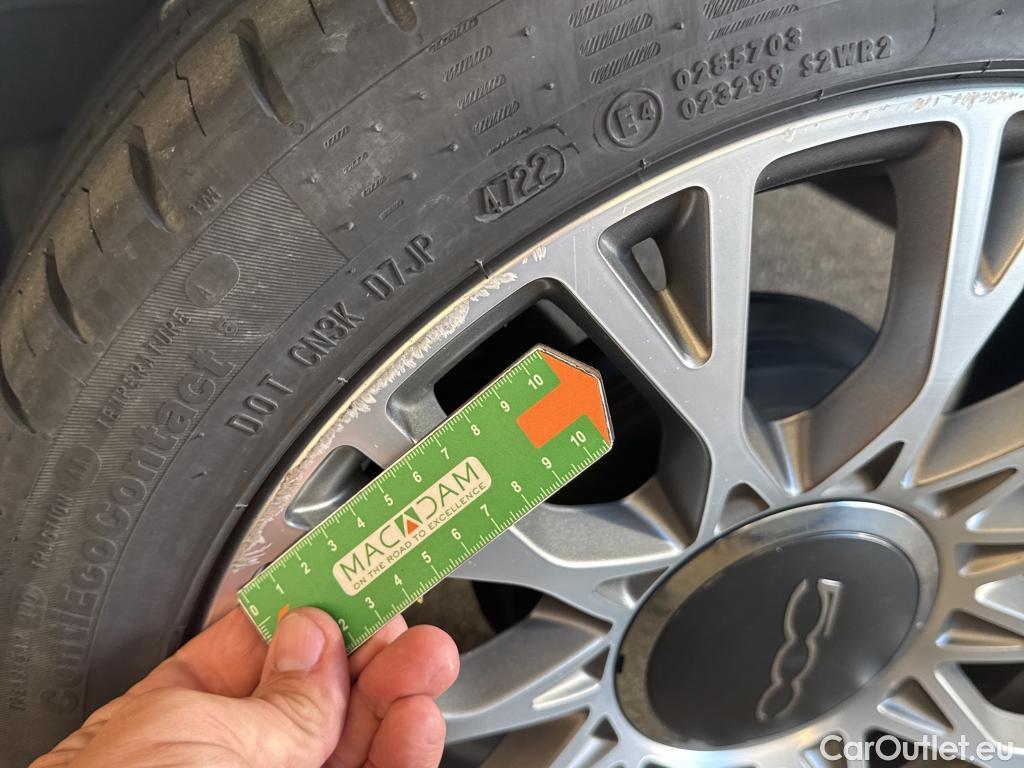  Fiat  500 FIAT  2015 3P Berline 10 70ch BSG Star #24