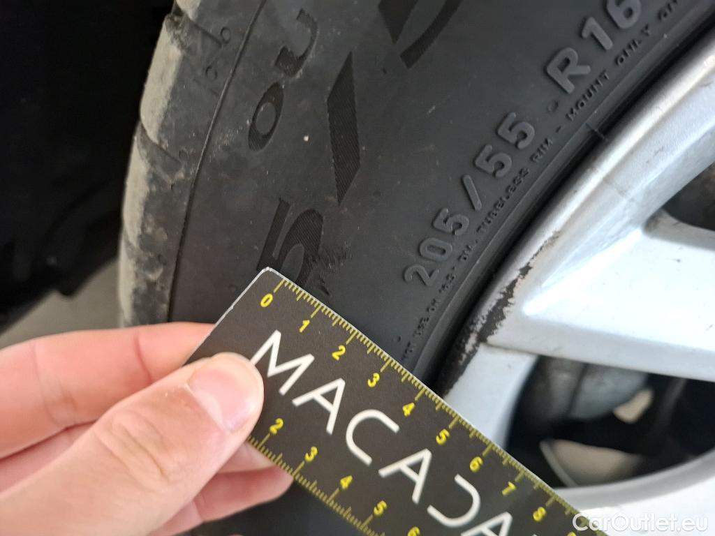  Seat  Leon SEAT  Sportstourer / 2020 / 5P / Break 2.0 TDI 150 DSG S&S Style Business #20