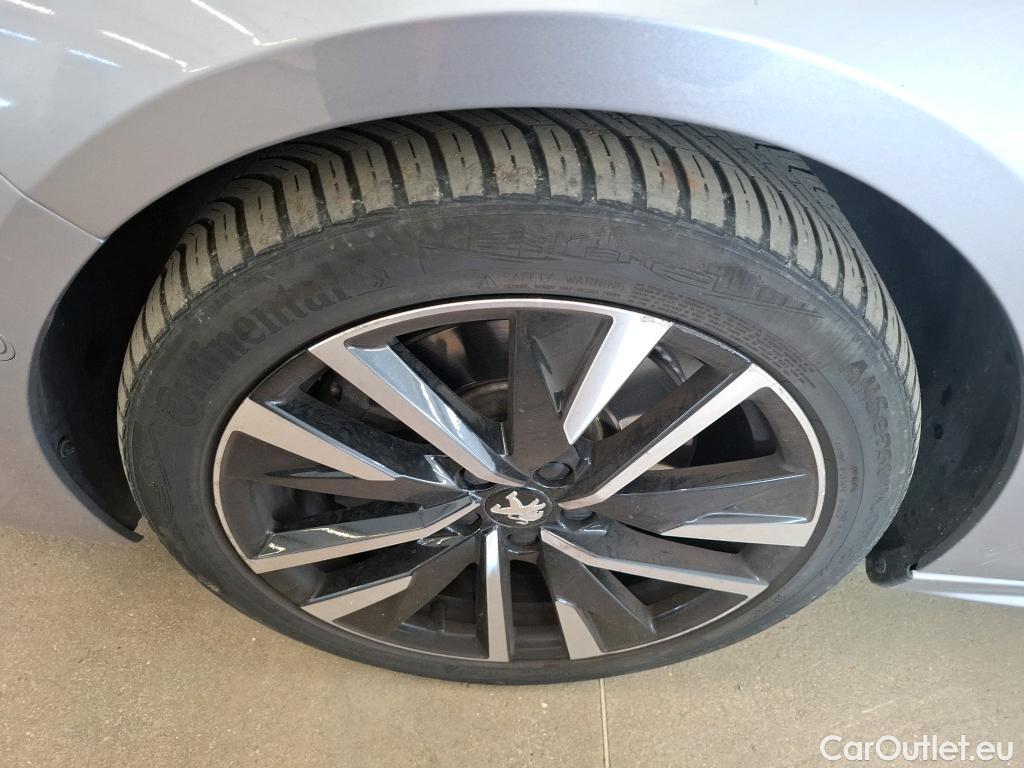  Peugeot  508 PEUGEOT  / 2018 / 5P / Berline HYBRID 225 E-EAT8 GT #16