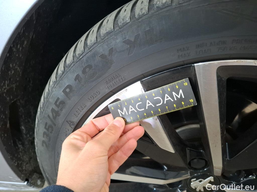  Peugeot  508 PEUGEOT  / 2018 / 5P / Berline HYBRID 225 E-EAT8 GT #26