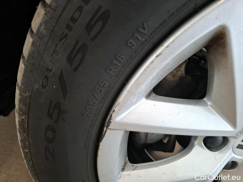  Seat  Leon SEAT  Sportstourer / 2020 / 5P / Break 2.0 TDI 150 DSG S&S Style Business #21