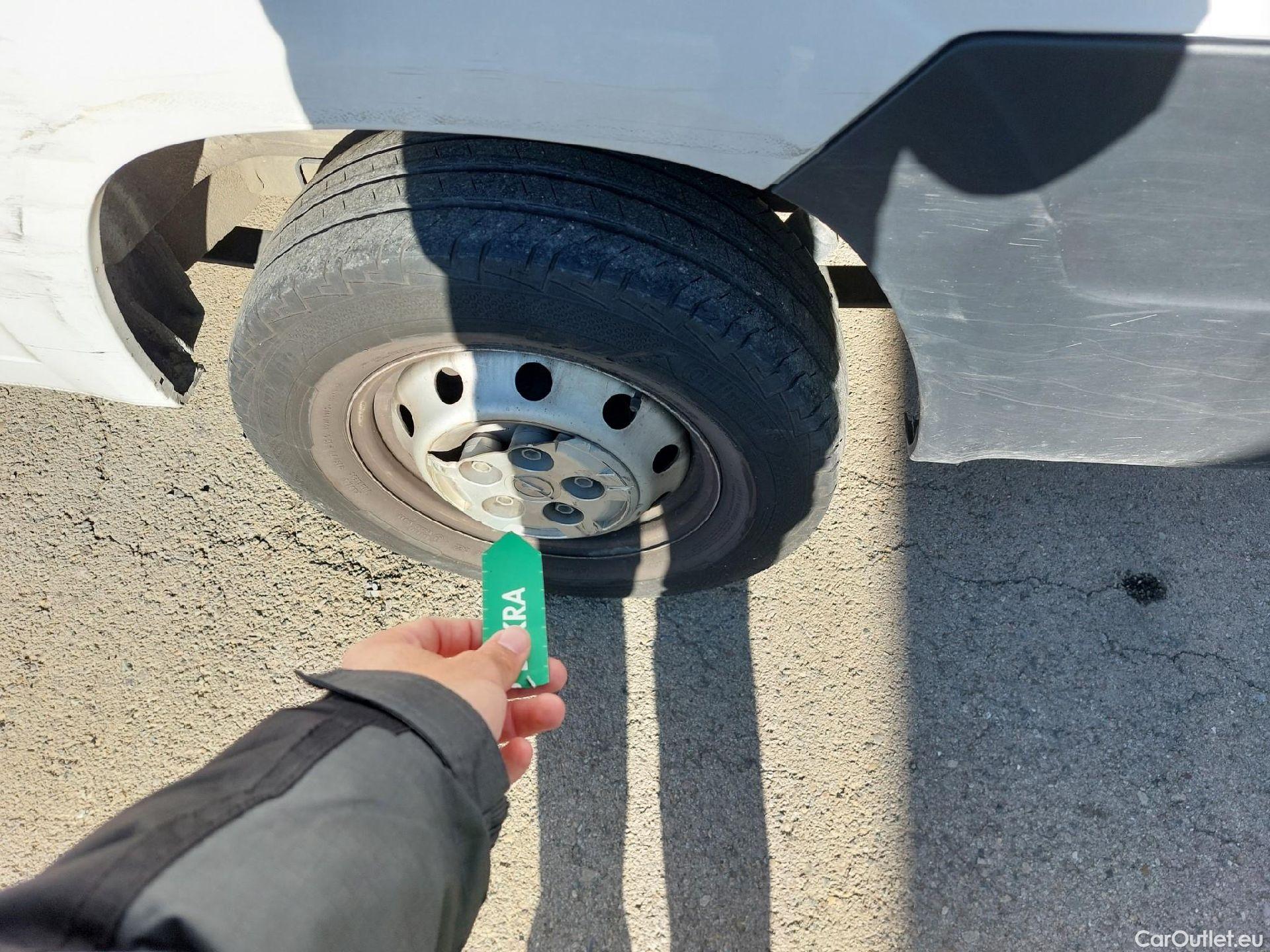  Opel  Movano OPEL  / 2021 / 4P / Furgón Base L2H2 3.5T 2.2 BHDi 88kW #19