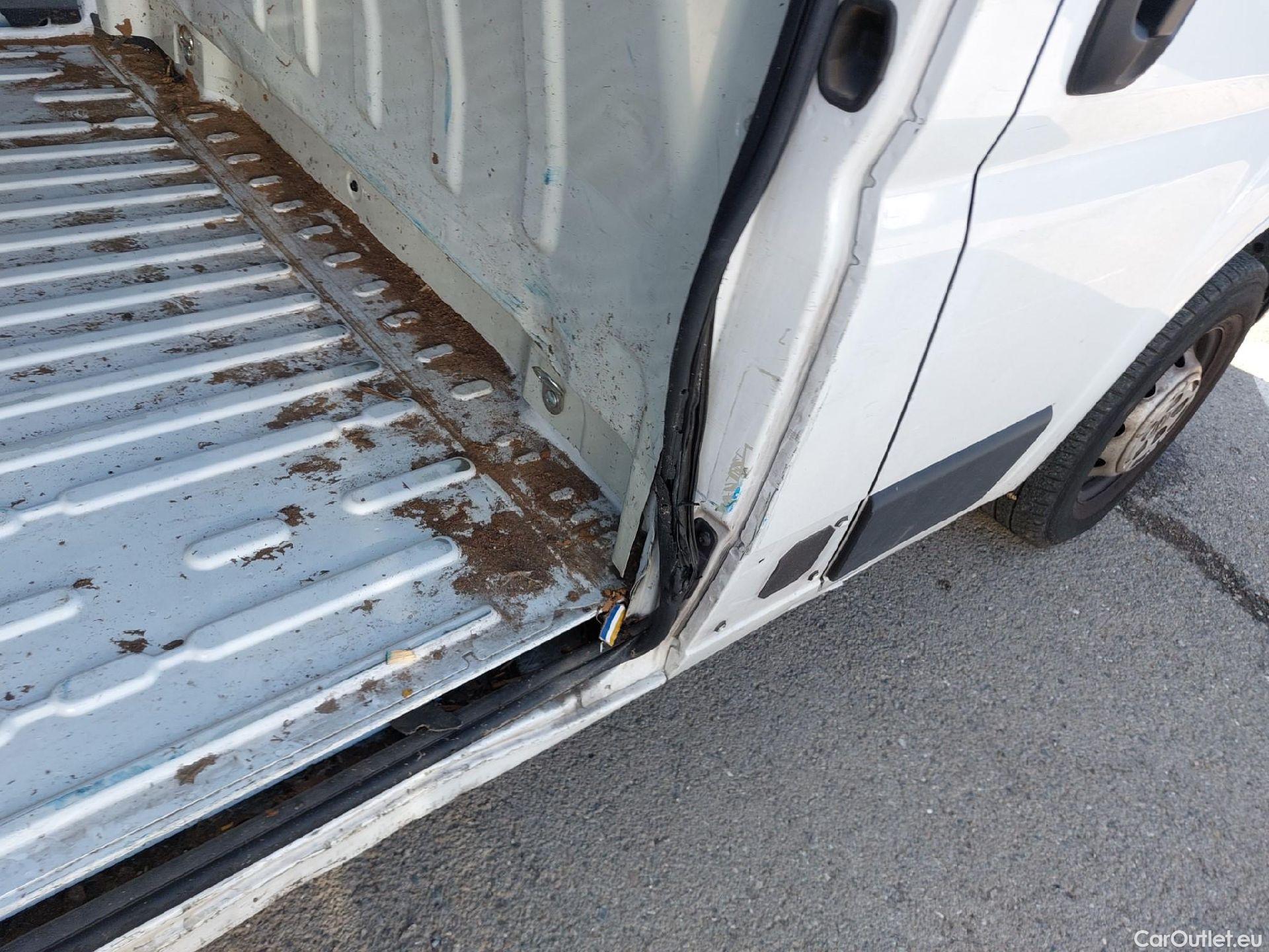  Opel  Movano OPEL  / 2021 / 4P / Furgón Base L2H2 3.5T 2.2 BHDi 88kW #46