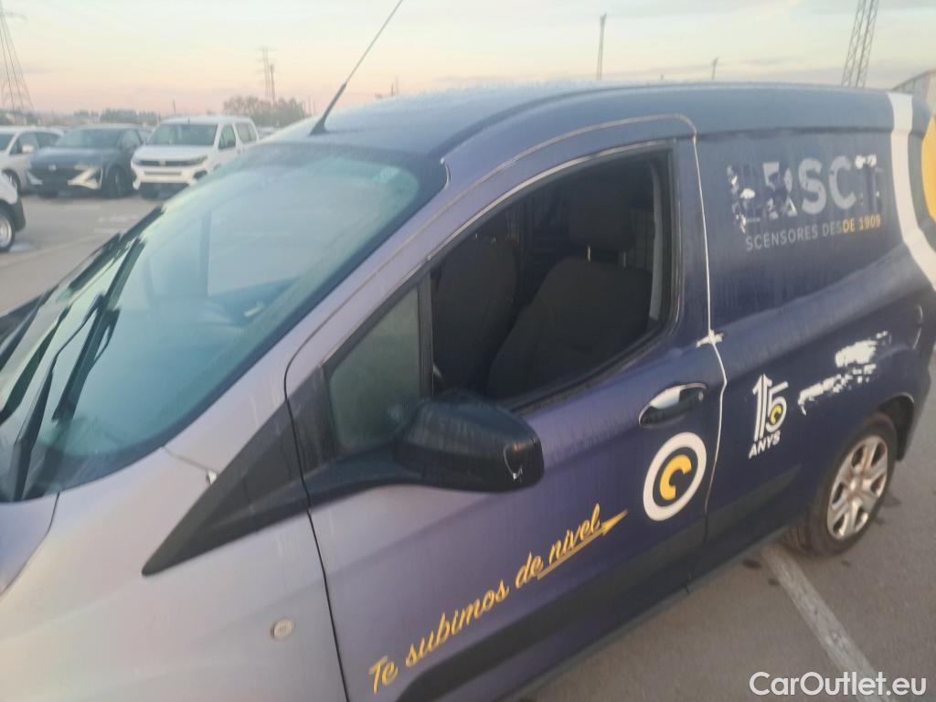  Ford  Transit FORD  Courier/2014/4P/furgón der.turis Van 1.5 TDCi 56kW Trend #50
