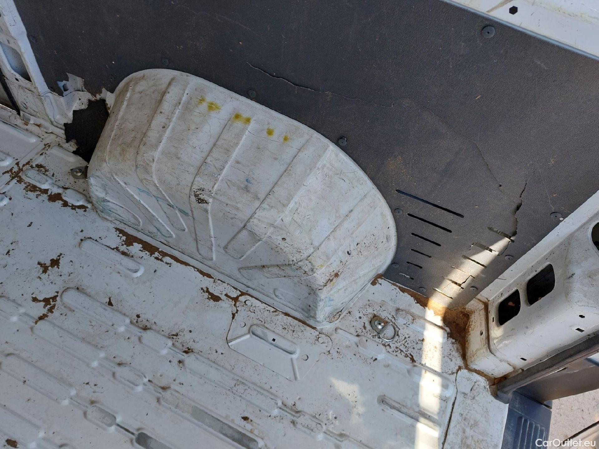  Opel  Movano OPEL  / 2021 / 4P / Furgón Base L2H2 3.5T 2.2 BHDi 88kW #62