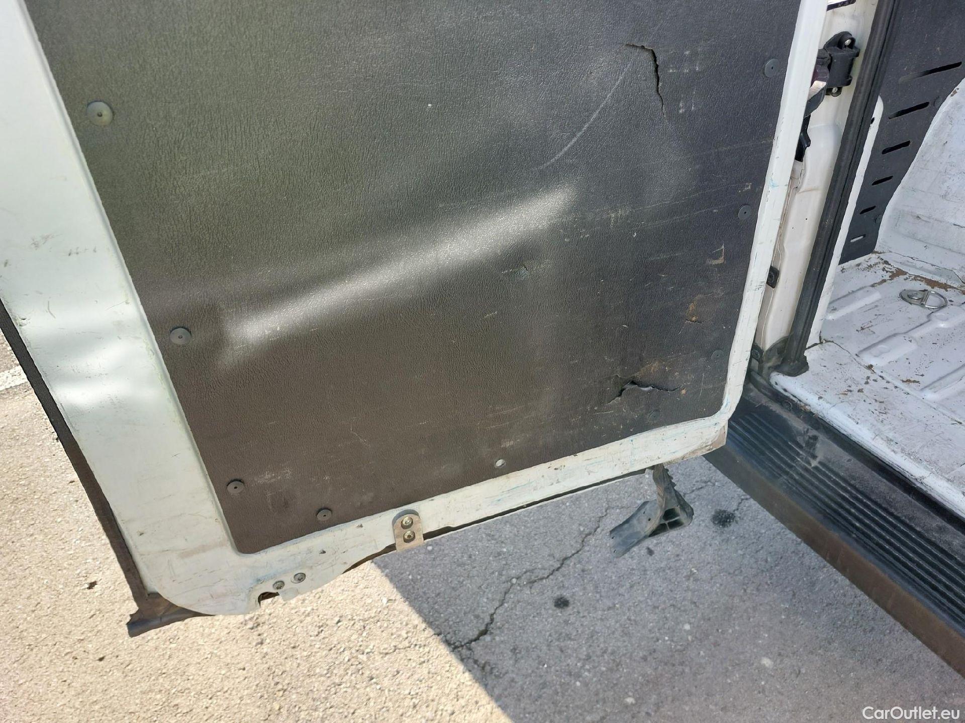  Opel  Movano OPEL  / 2021 / 4P / Furgón Base L2H2 3.5T 2.2 BHDi 88kW #49