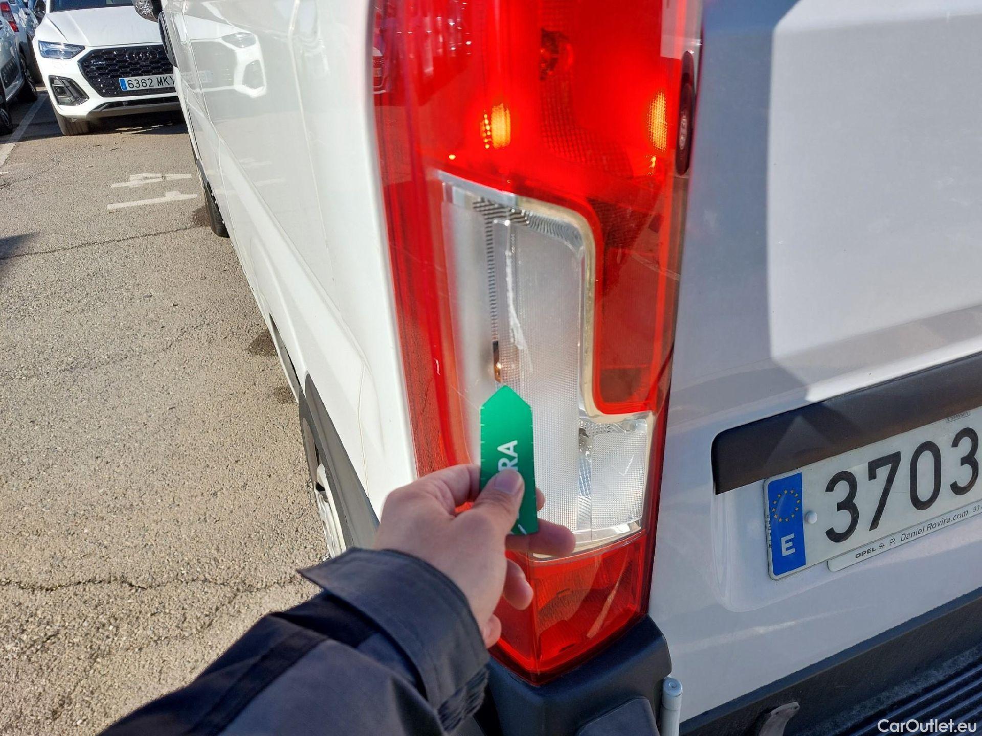  Opel  Movano OPEL  / 2021 / 4P / Furgón Base L2H2 3.5T 2.2 BHDi 88kW #22