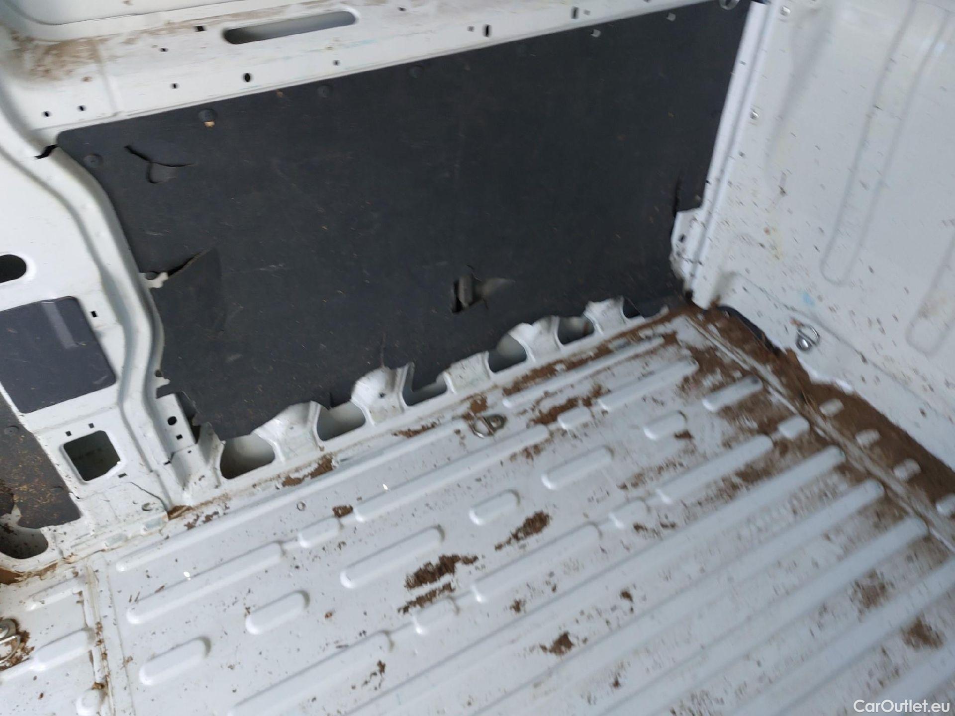  Opel  Movano OPEL  / 2021 / 4P / Furgón Base L2H2 3.5T 2.2 BHDi 88kW #55