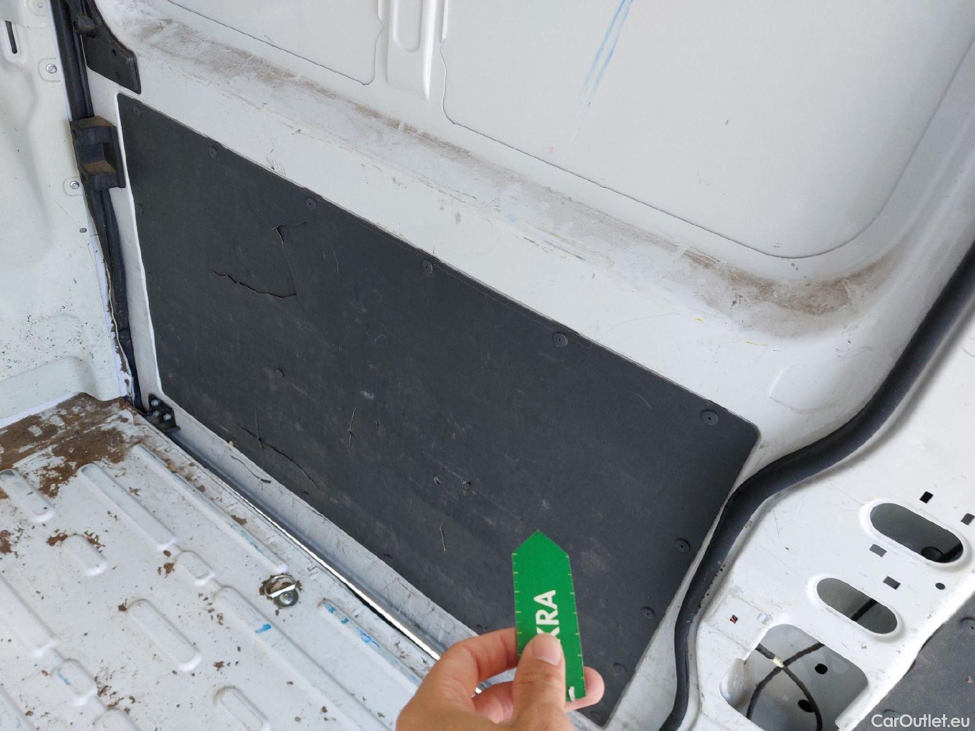  Opel  Movano OPEL  / 2021 / 4P / Furgón Base L2H2 3.5T 2.2 BHDi 88kW #54