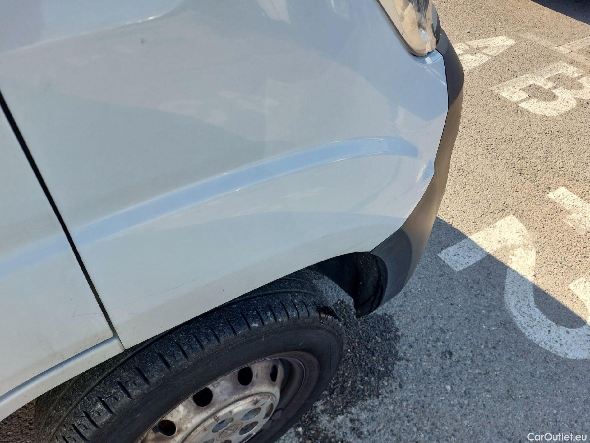  Opel  Movano OPEL  / 2021 / 4P / Furgón Base L2H2 3.5T 2.2 BHDi 88kW #44