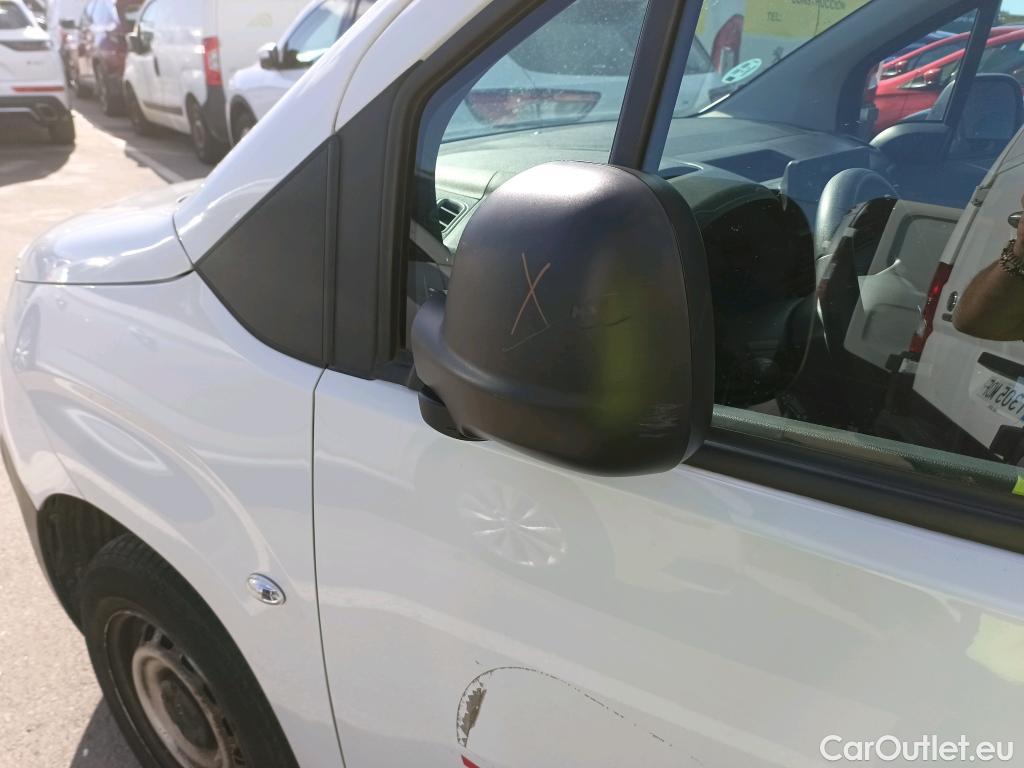  Citroen  Berlingo CITROEN  / 2018 / 4P / furgón derivado de turismo Talla M BlueHDi 100 #41