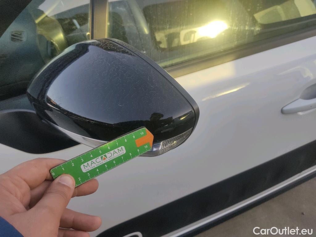  Citroen  C3 CITROEN  / 2016 / 5P / berlina con portón PureTech 60KW (82CV) FEEL (CX) #48