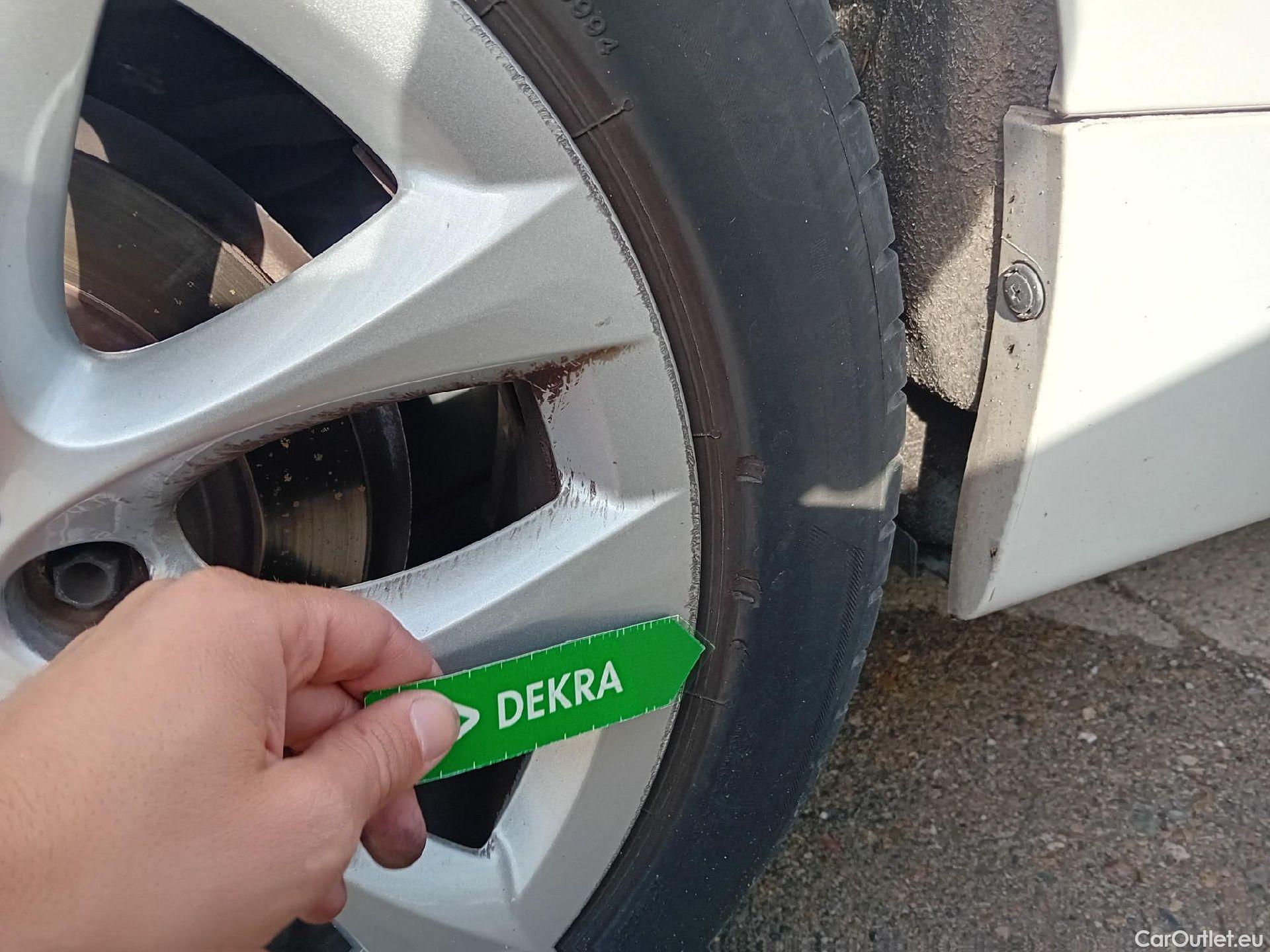  Bmw  Serie 2 BMW  Gran Tourer/2018/5P/monovolumen compacto 218d #17