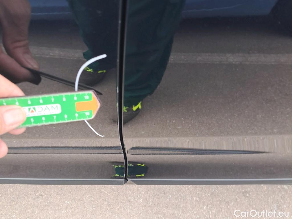  KIA  Niro KIA  / 2019 / 5P / crossover 1.6 GDi HEV 104kW (141CV) Drive #4