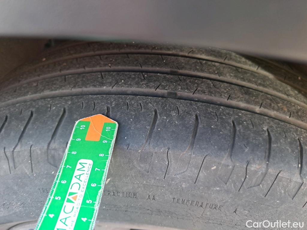  Nissan  Qashqai NISSAN  / 2021 / 5P / todoterreno DIG-T 116kW (158CV) mHEV Xtronic Acenta (AC) #4