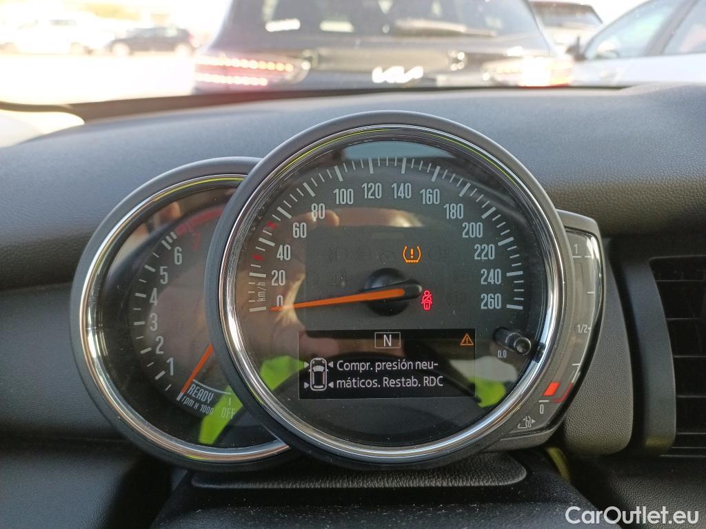  Mini  Cooper MINI MINI / 2014 / 5P / berlina con portón ONE 5 PUERTAS (CX) #17