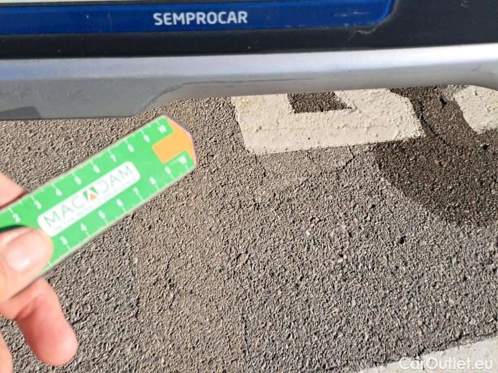  KIA  Niro KIA  / 2019 / 5P / crossover 1.6 GDi HEV 104kW (141CV) Emotion #48