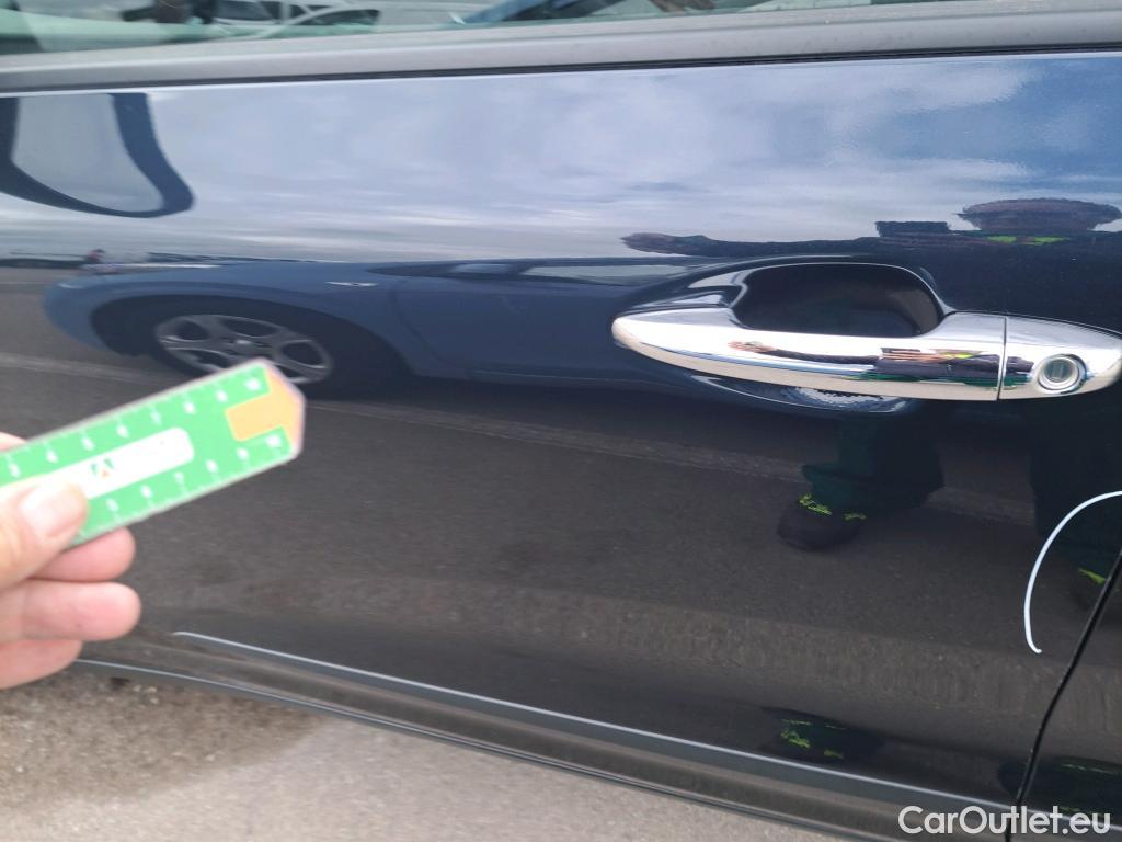  KIA  Niro KIA  / 2019 / 5P / crossover 1.6 GDi HEV 104kW (141CV) Drive #3