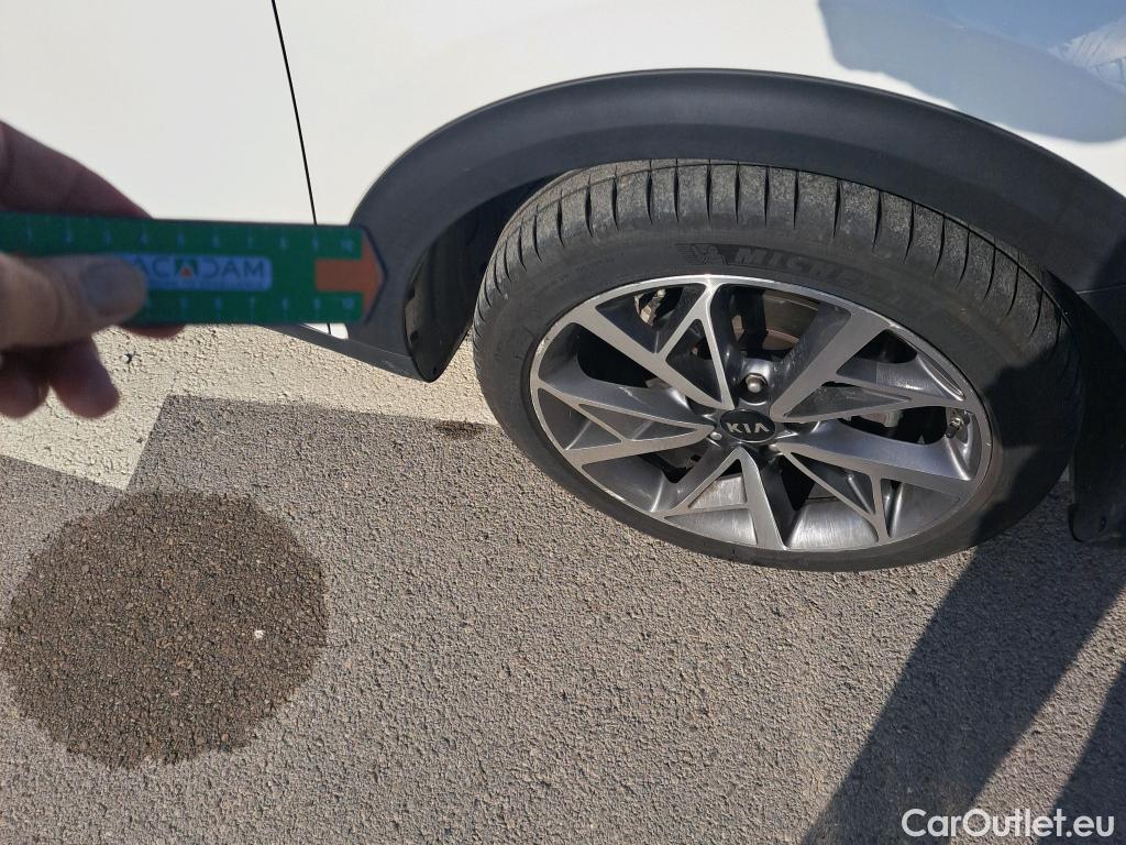  KIA  Niro KIA  / 2019 / 5P / crossover 1.6 GDi HEV 104kW (141CV) Emotion #21